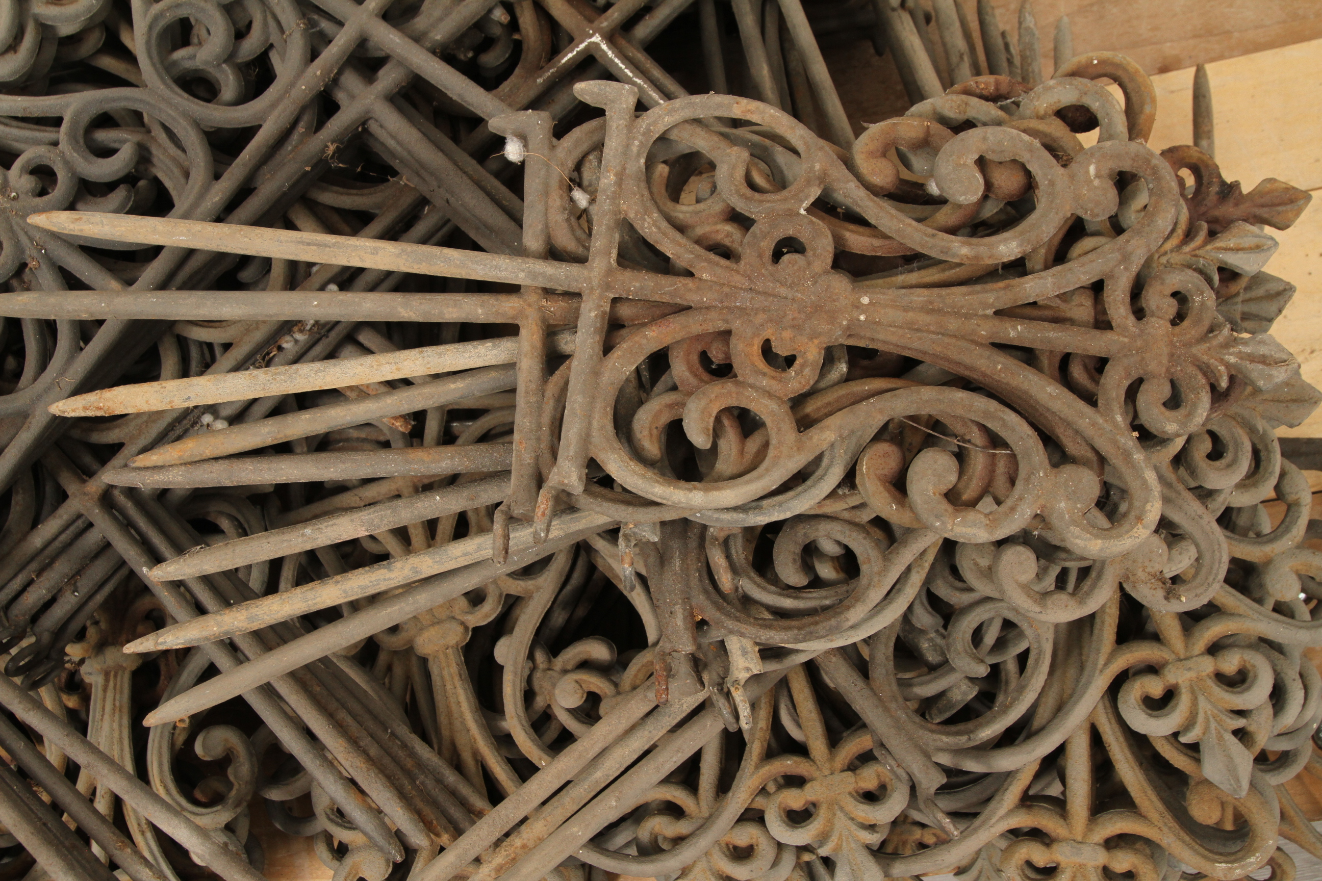 Victorian Style Cast Iron Garden Dividers EBTH