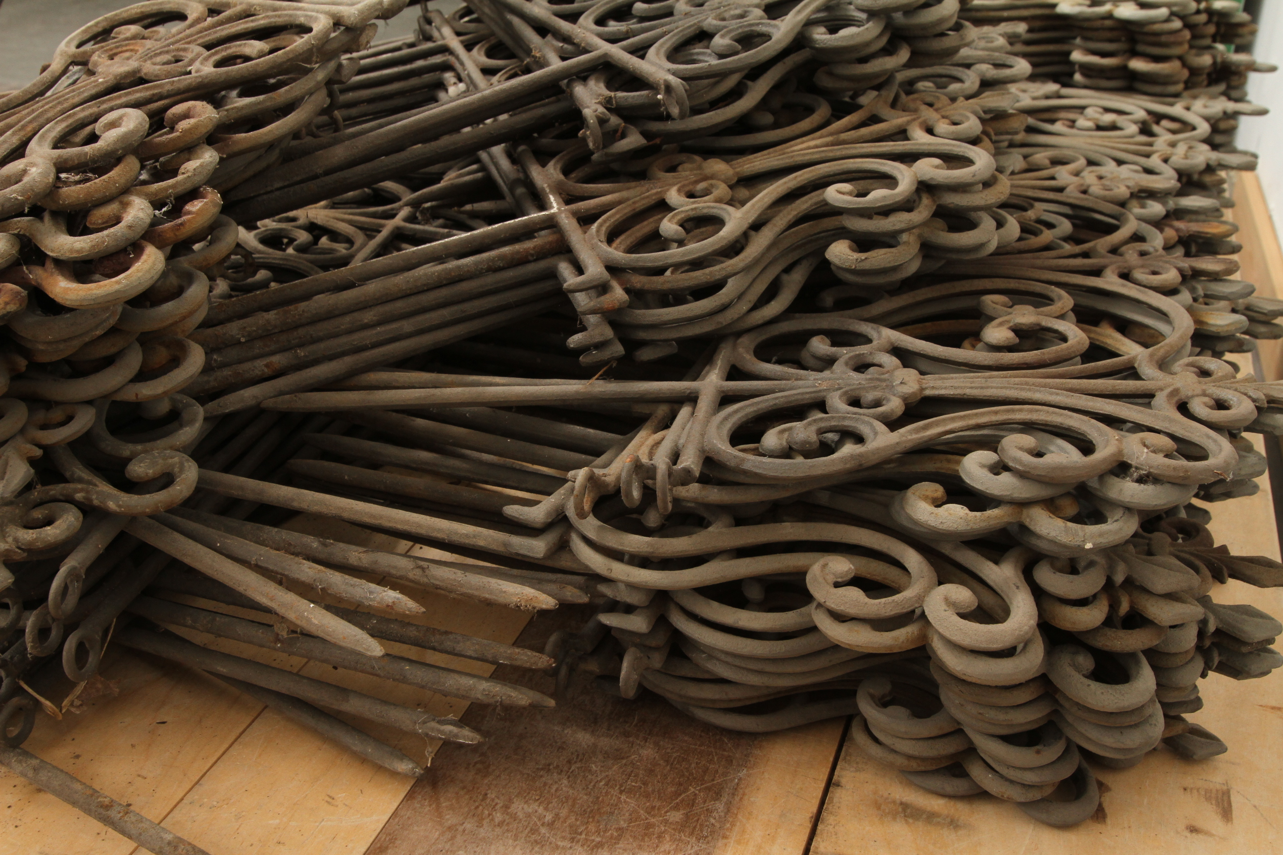 Victorian Style Cast Iron Garden Dividers EBTH