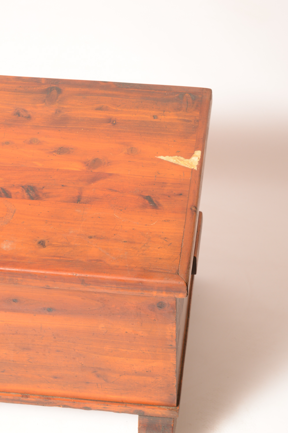 Vintage "Standard Line" Cedar Chest by Standard Screen Company EBTH