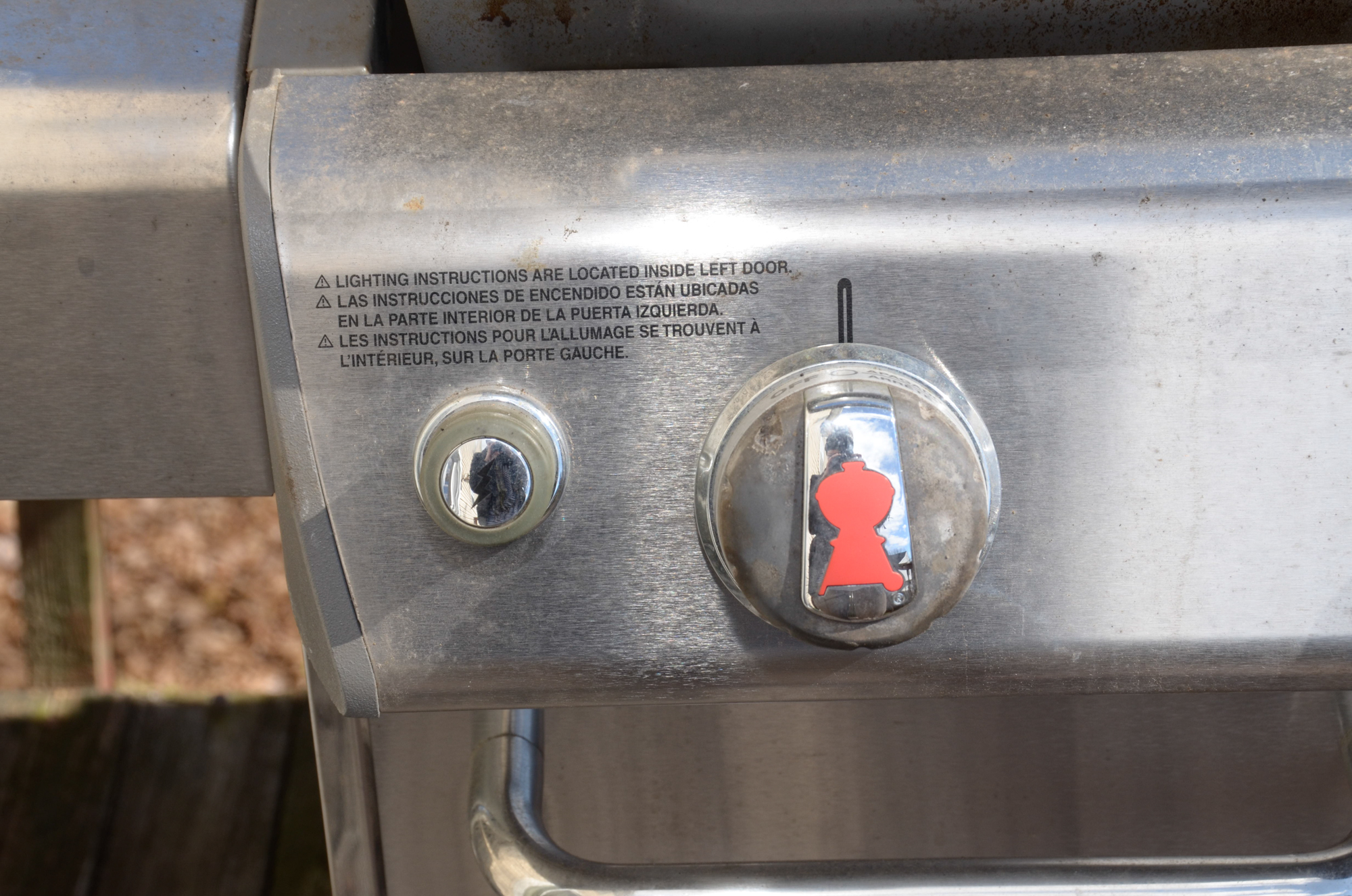 er "Genesis" MultiBurner Gas Grill with Rotisserie Attachment EBTH