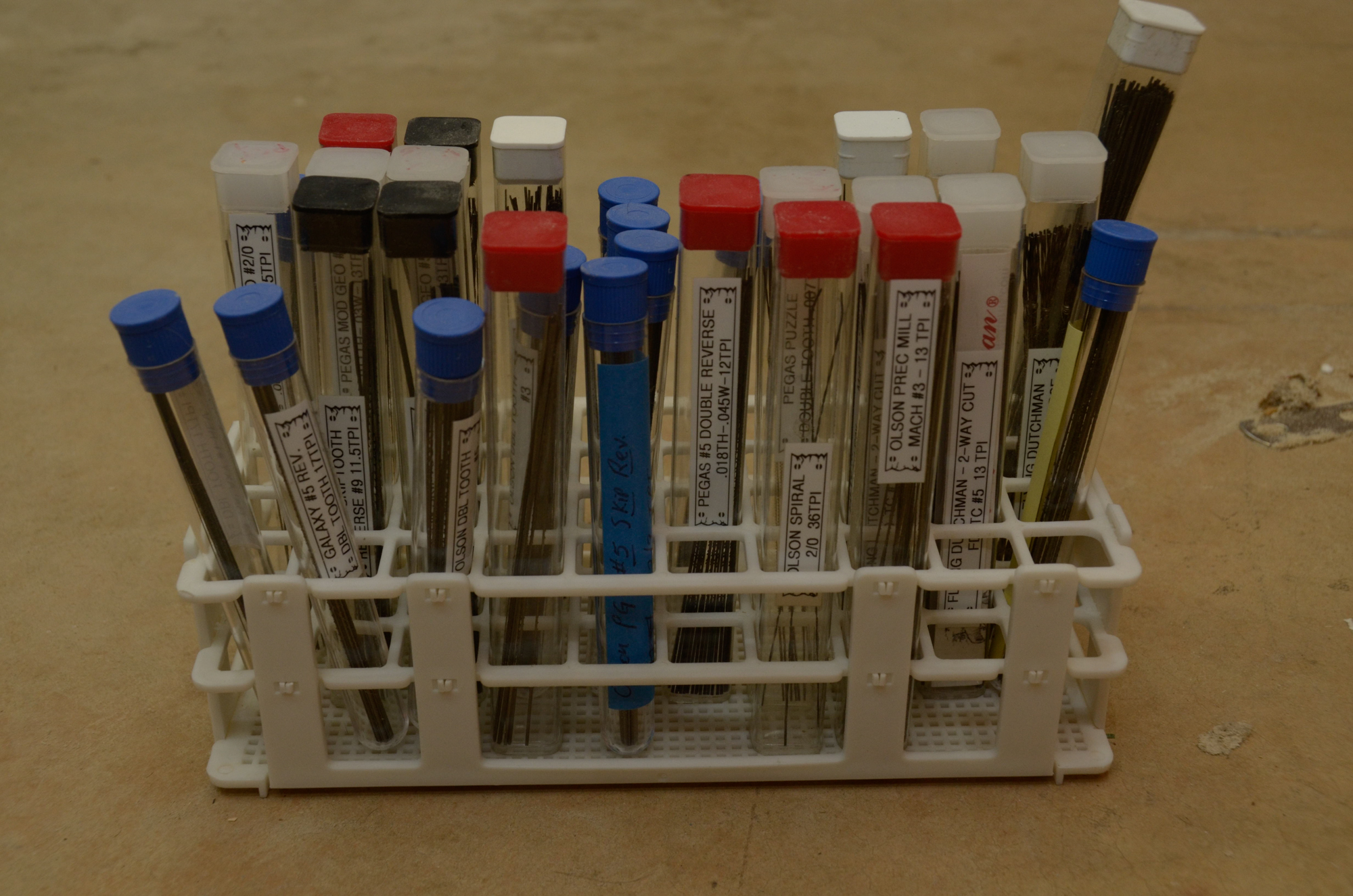 DeWalt DW788 20" Scroll Saw with Assorted Blades EBTH