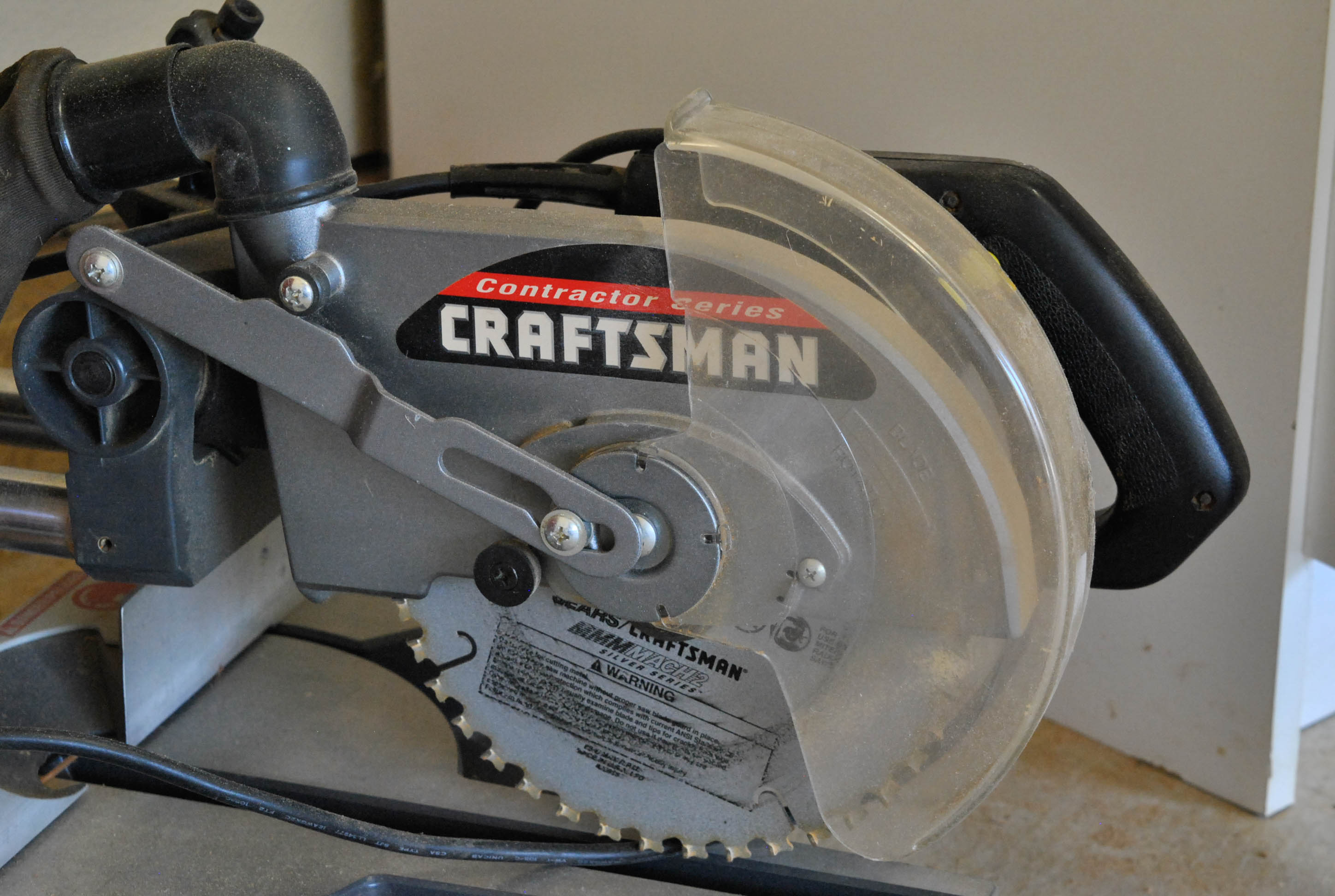 Craftsman Contractor Series Compound Miter Saw, Level and Clamp EBTH