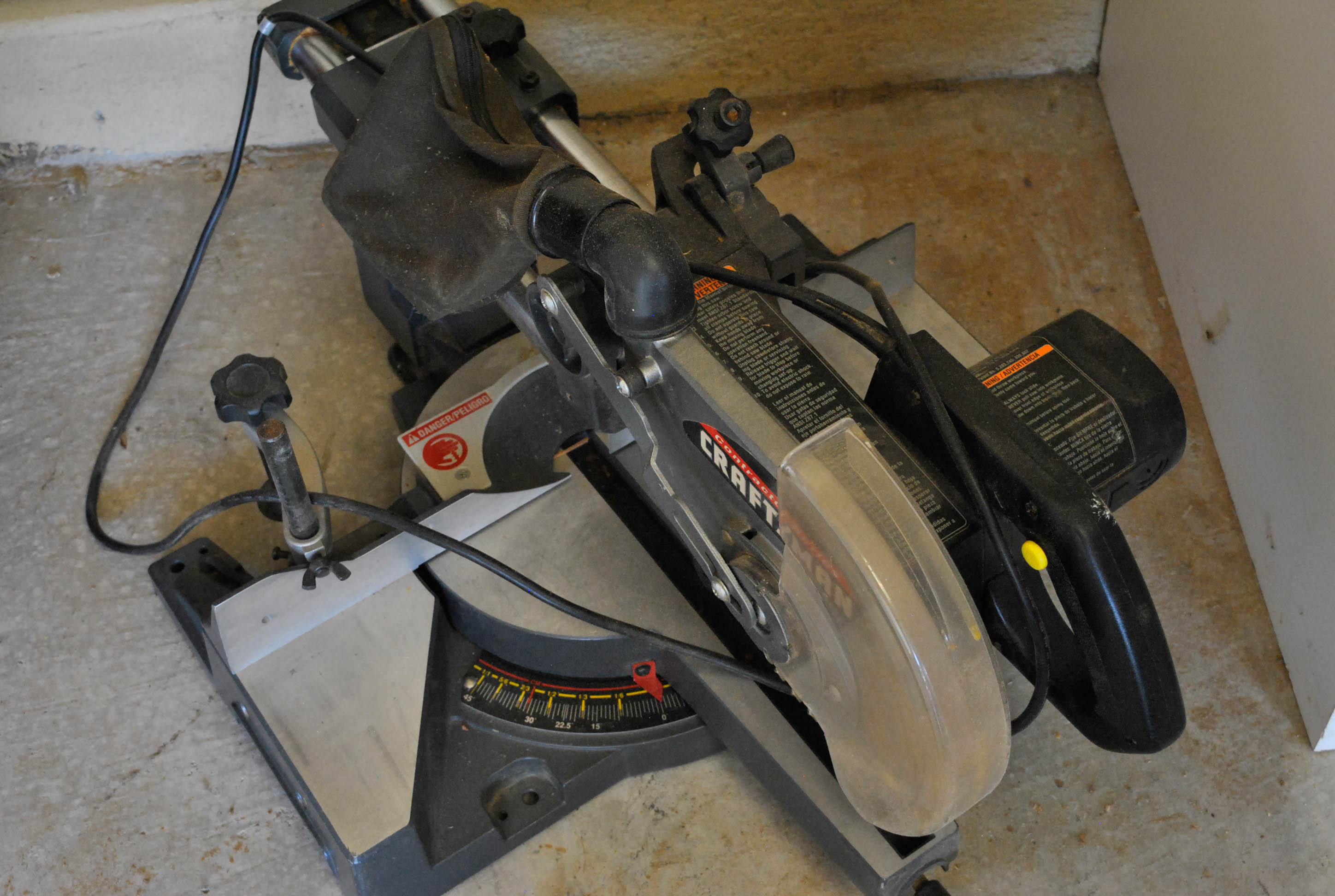 Craftsman Contractor Series Compound Miter Saw, Level and Clamp EBTH