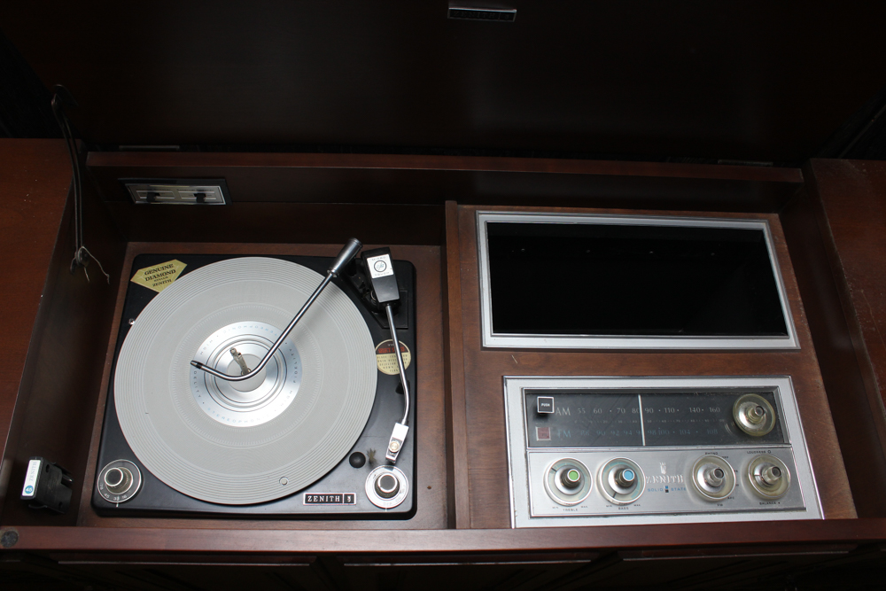 Vintage Zenith Stereo with Turntable EBTH