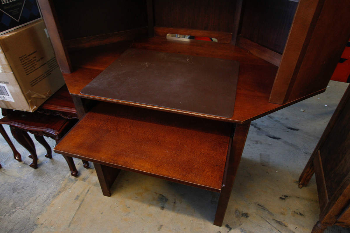 Wooden Corner Hutch Desk EBTH