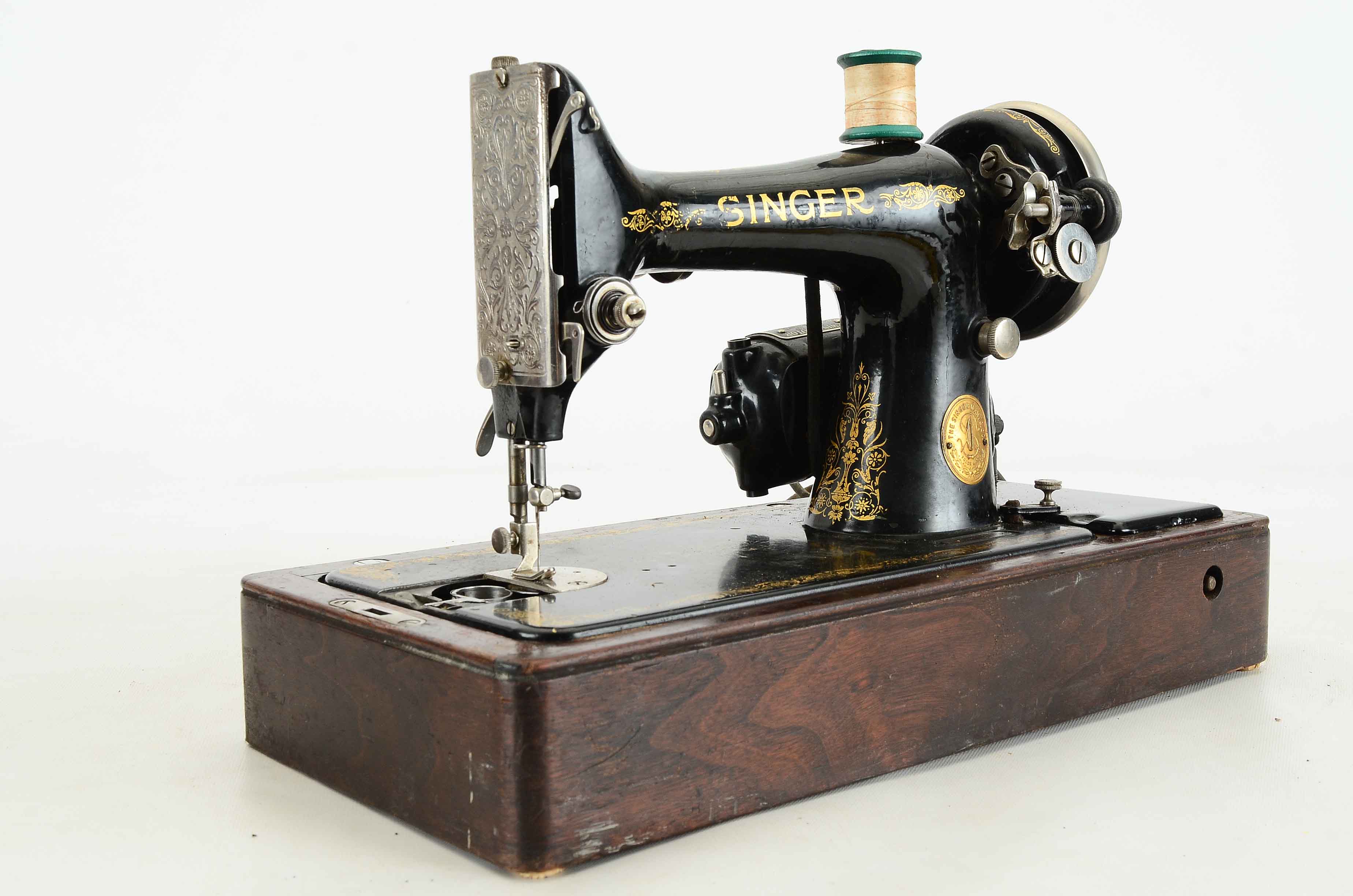 Vintage Singer No. 99 Portable Electric Sewing Machine EBTH