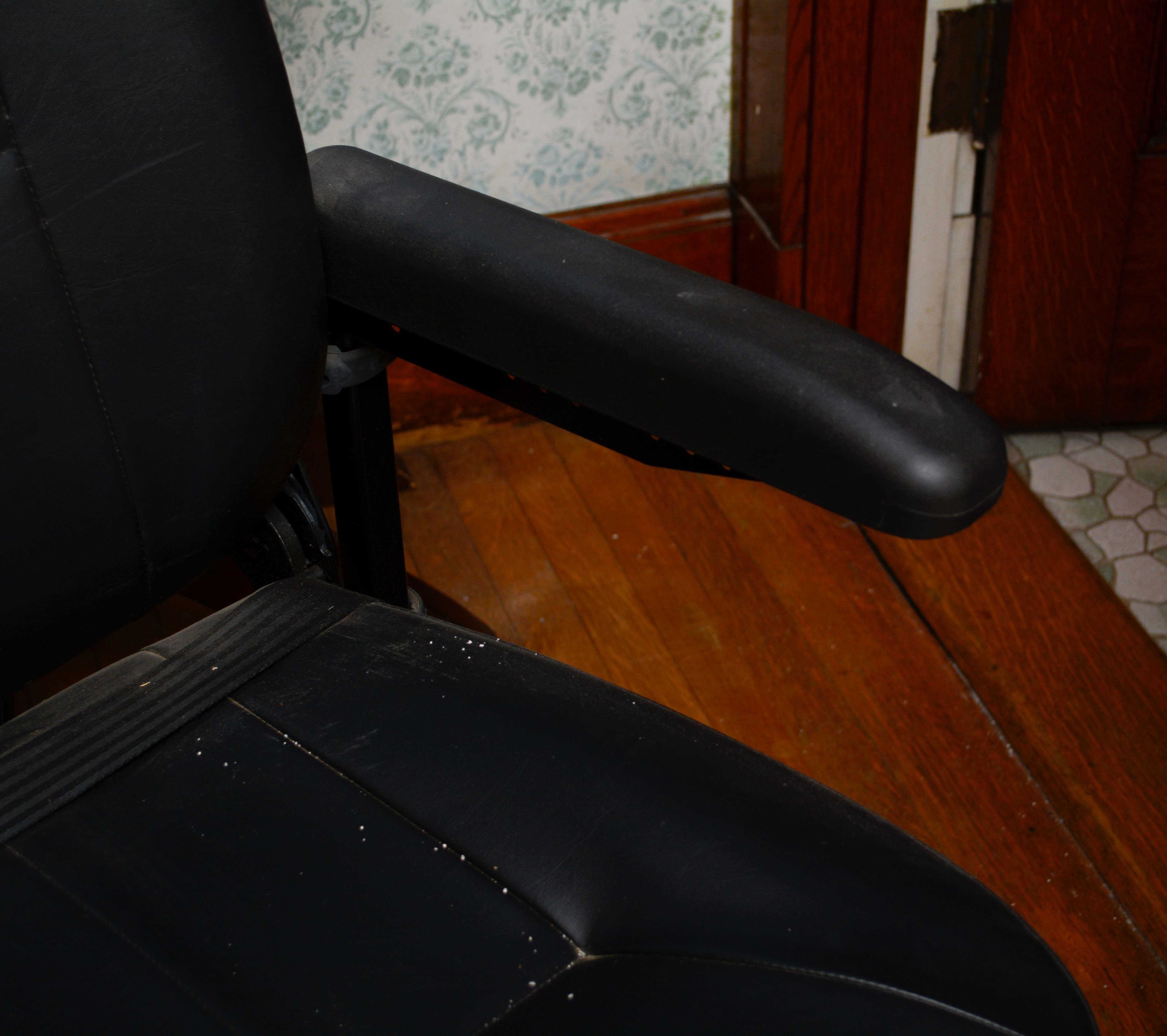 Invacare "Pronto Sure Step M51" Motorized Wheelchair EBTH