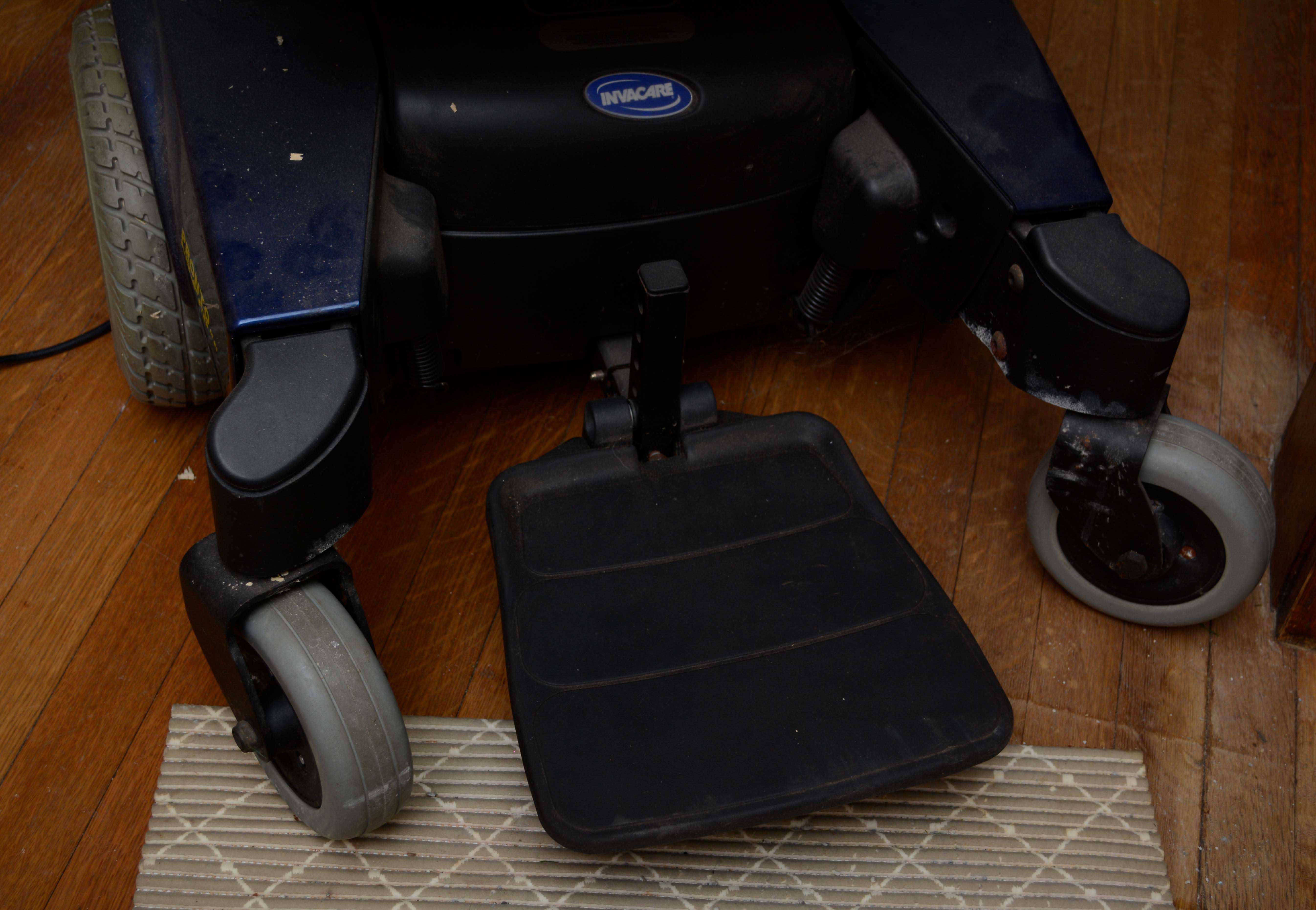 Invacare "Pronto Sure Step M51" Motorized Wheelchair EBTH