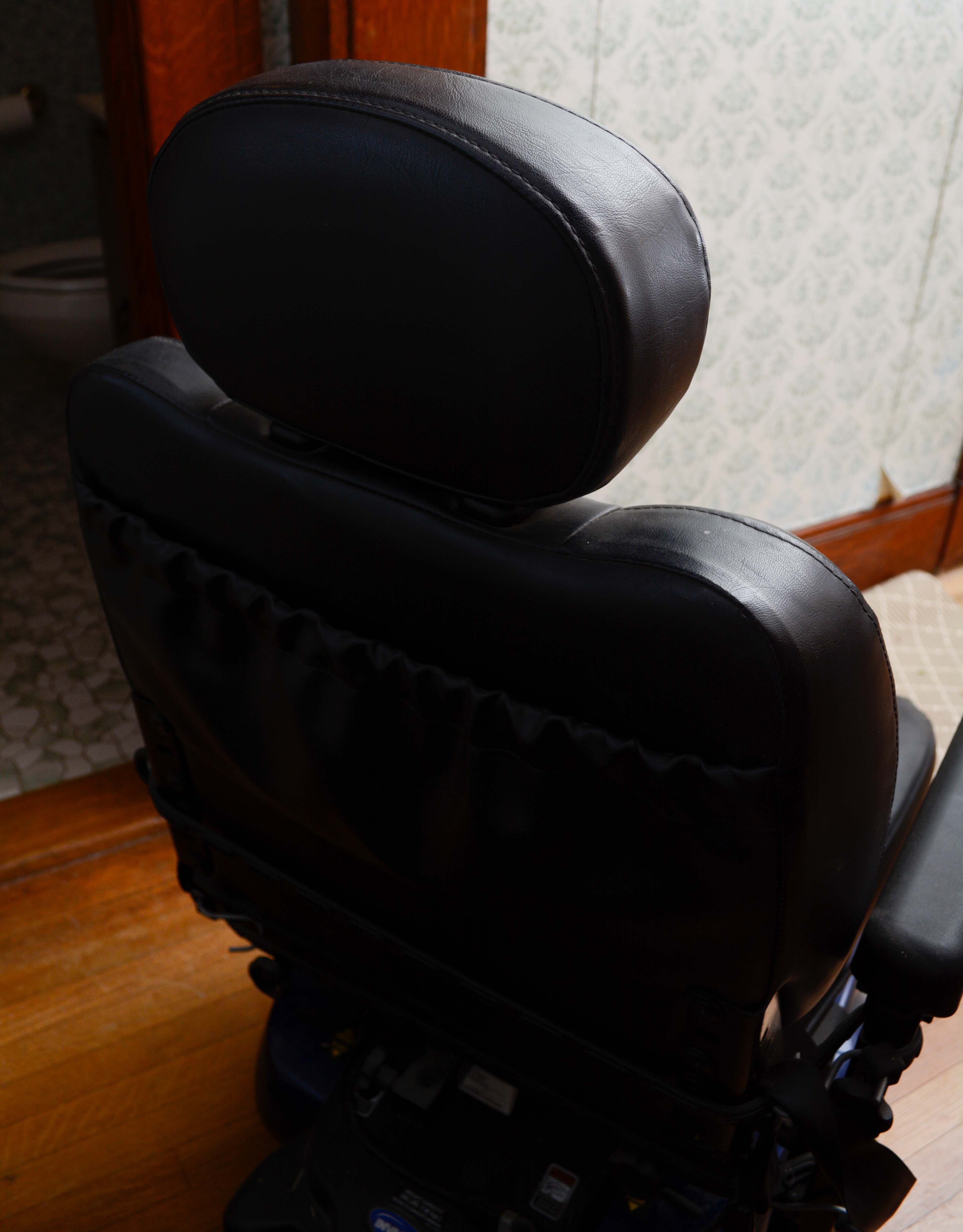 Invacare "Pronto Sure Step M51" Motorized Wheelchair EBTH