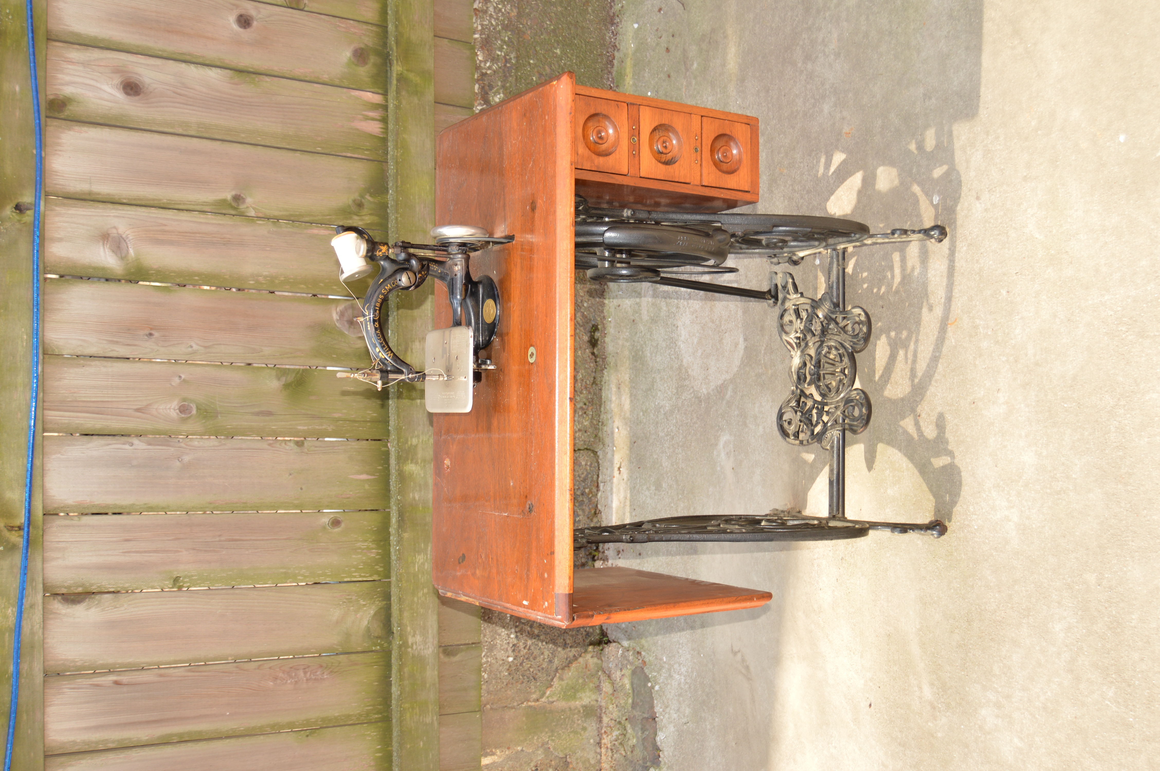 Antique Willcox & Gibbs Treadle Sewing Machine ca. 1894 | EBTH