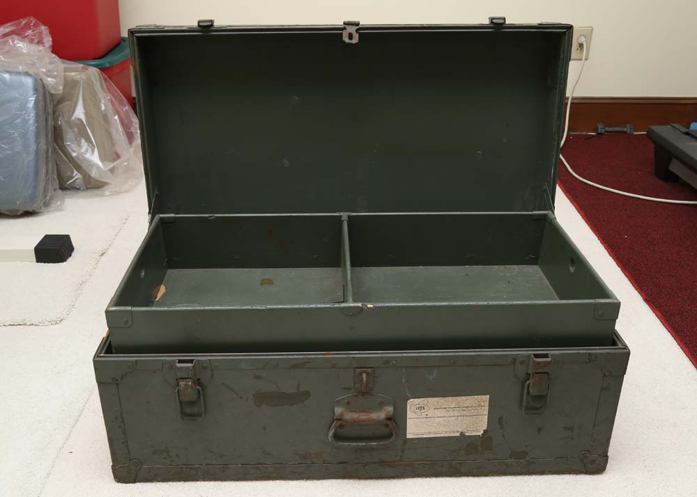 Vintage 1949 Doehler Military Foot Locker EBTH
