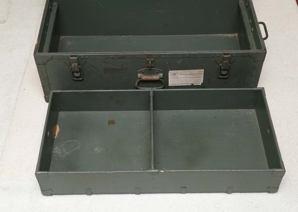 Vintage 1949 Doehler Military Foot Locker EBTH