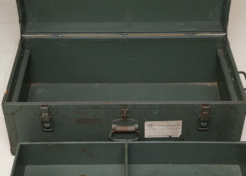 Vintage 1949 Doehler Military Foot Locker EBTH