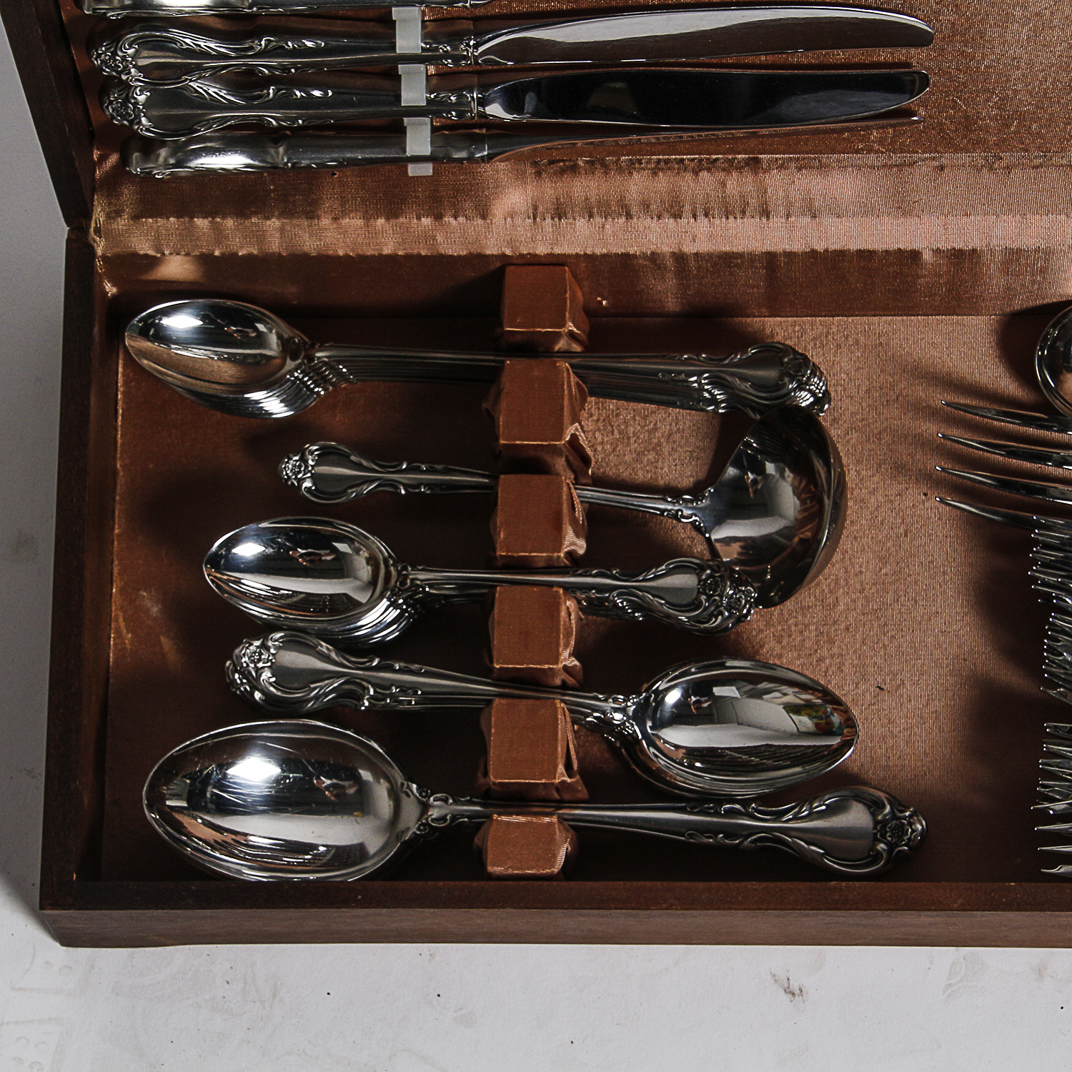 Lyon "Queen's Fancy" Stainless Steel Flatware Set with Wm. Rogers
