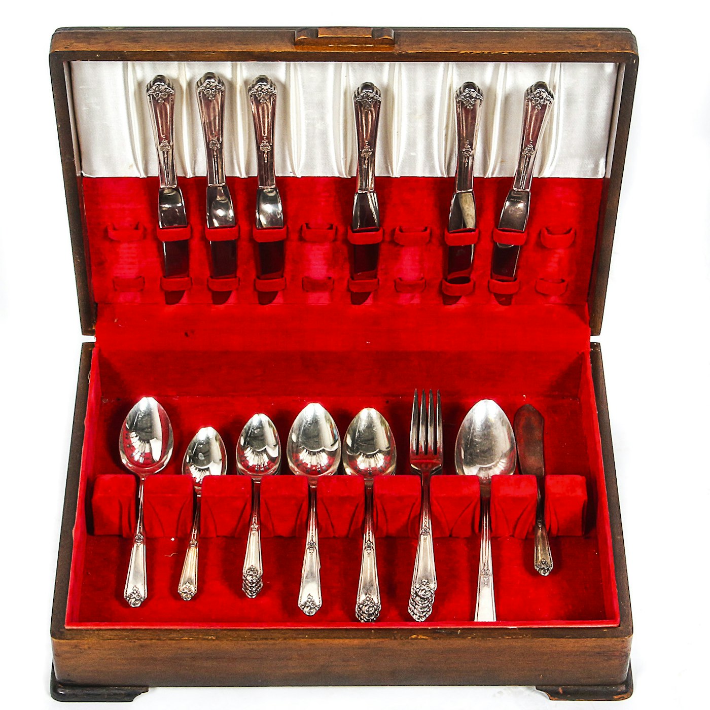 Oneida Community Tudor Plate Sweet Briar Silver Plate Flatware Set EBTH oneida-community-tudor-plate-sweet-briar-silver-plate-flatware-set-ebth