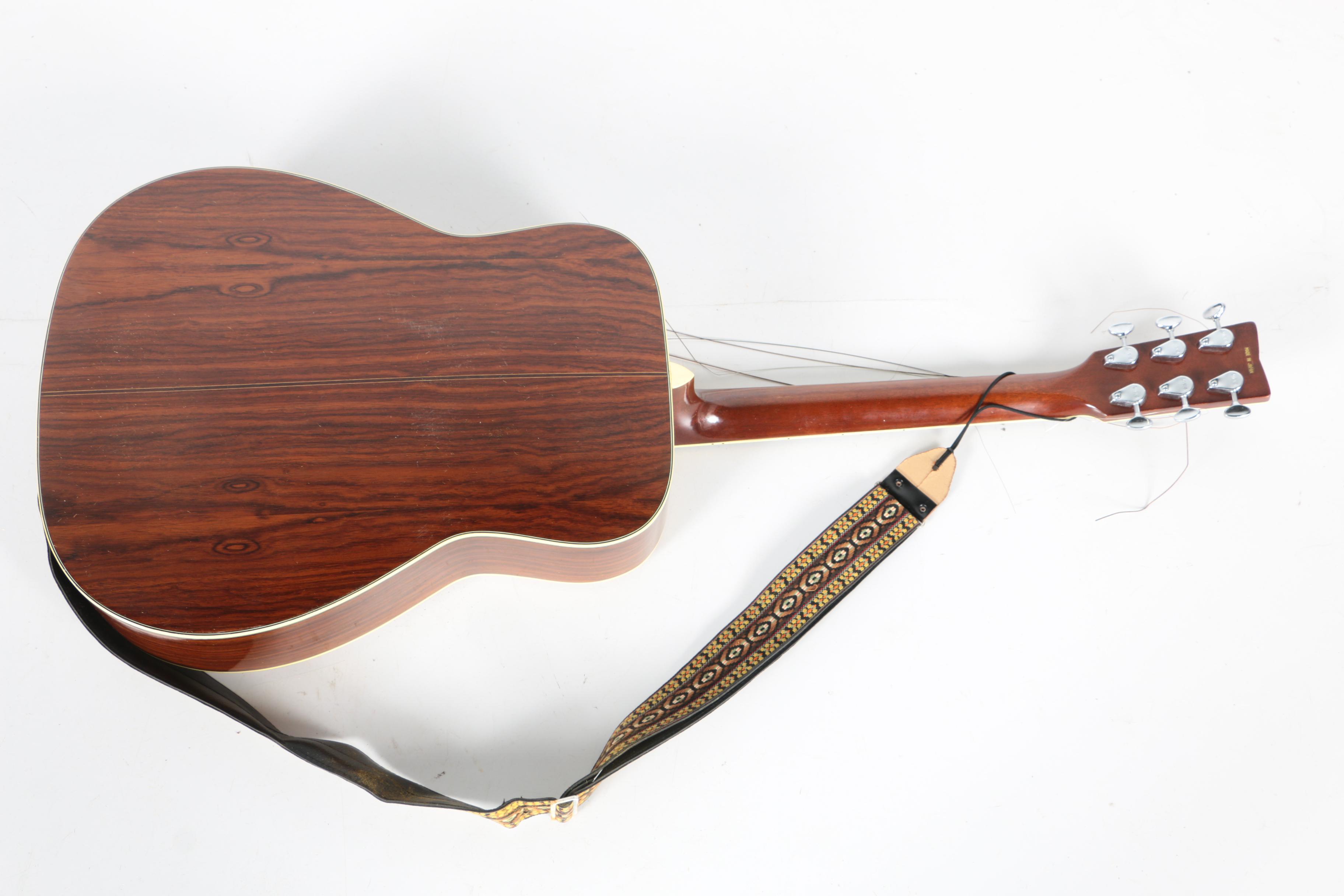 Yamaha FG-300 Acoustic Guitar with Case | EBTH