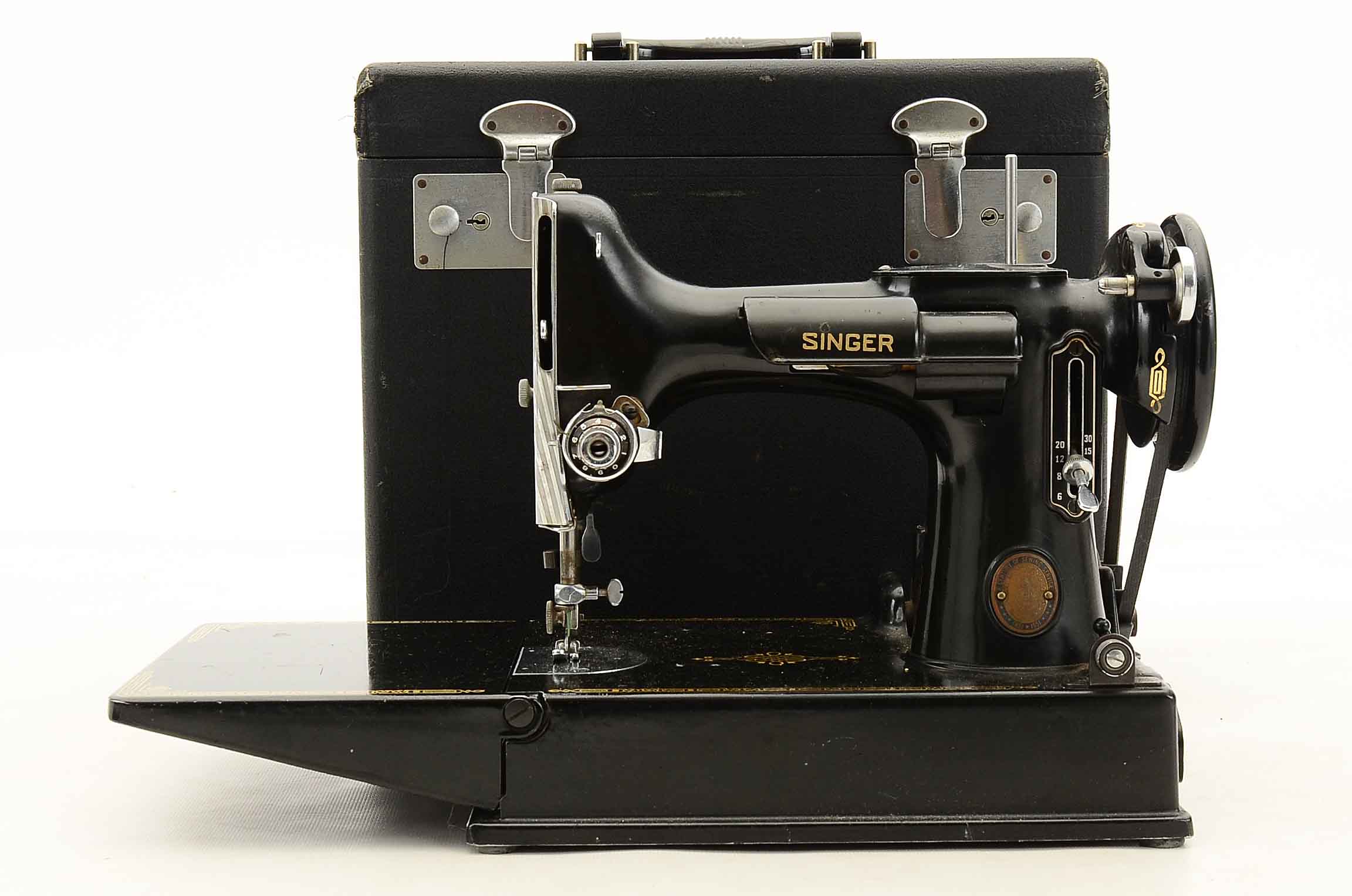 Vintage Portable Electric Singer Sewing Machine, Model 2211 EBTH