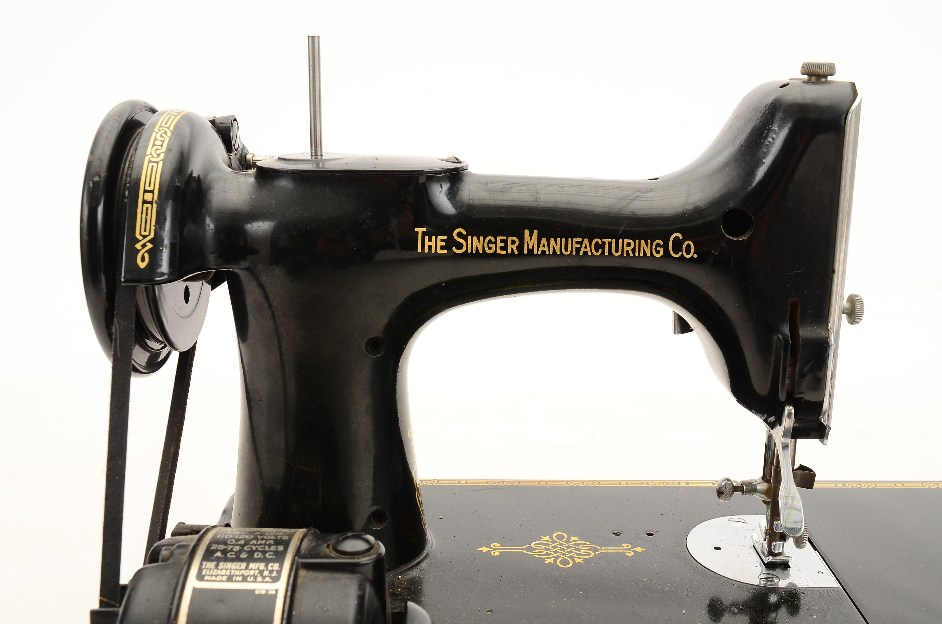 Vintage Portable Electric Singer Sewing Machine, Model 2211 EBTH