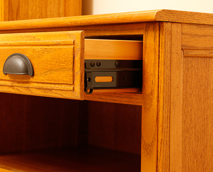 Traditional Style Accent Table EBTH