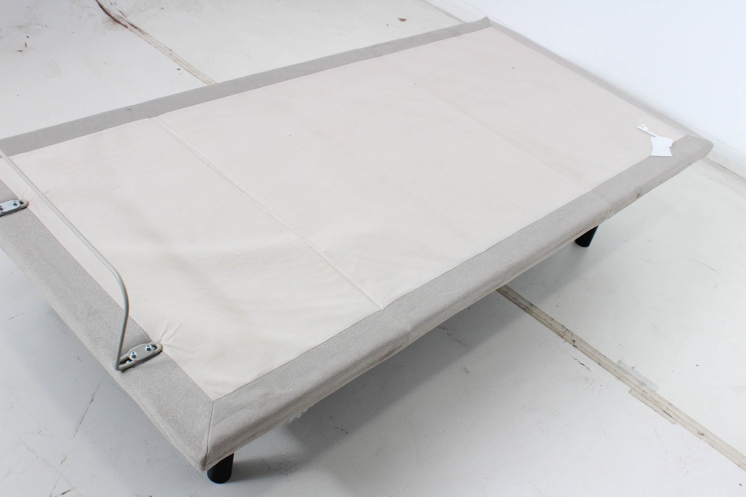 Ruoey Lung Bed Frame EBTH