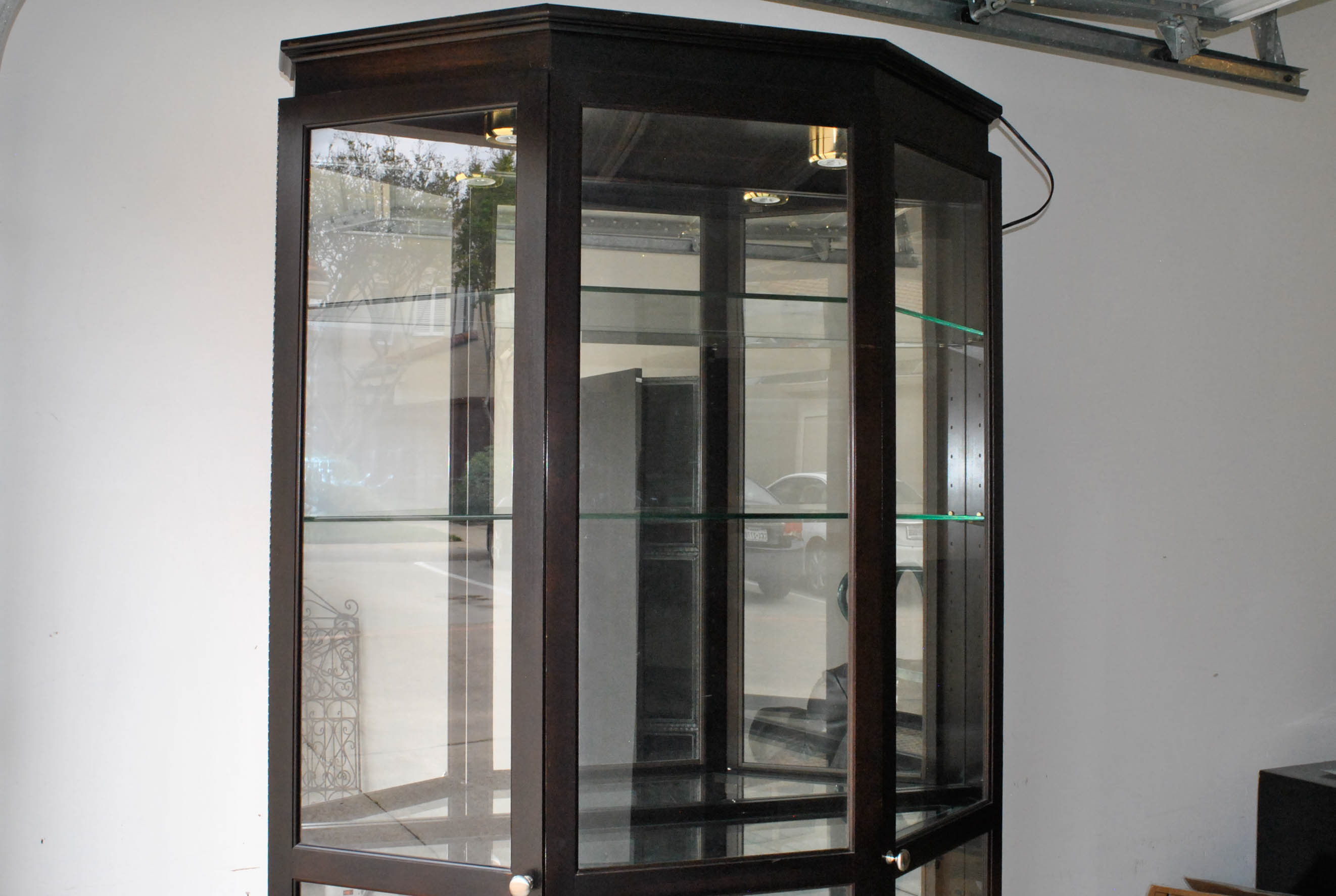 "Keepsakes" Lighted Curio by Pulaski Furniture Corporation EBTH