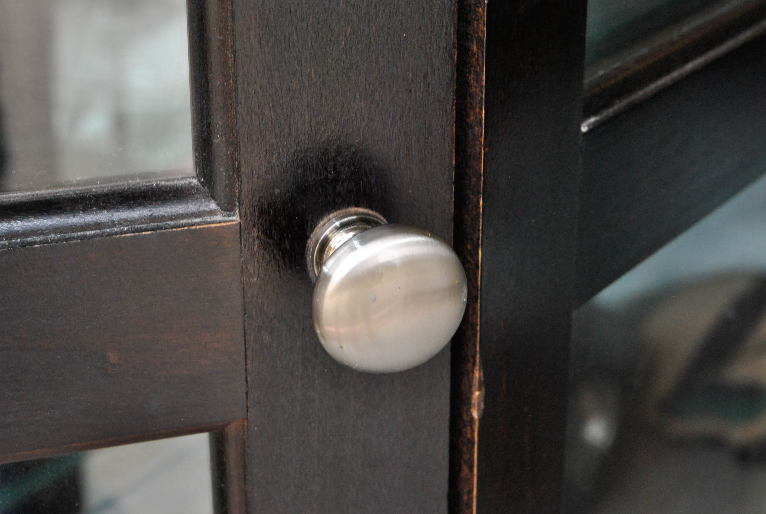 "Keepsakes" Lighted Curio by Pulaski Furniture Corporation EBTH