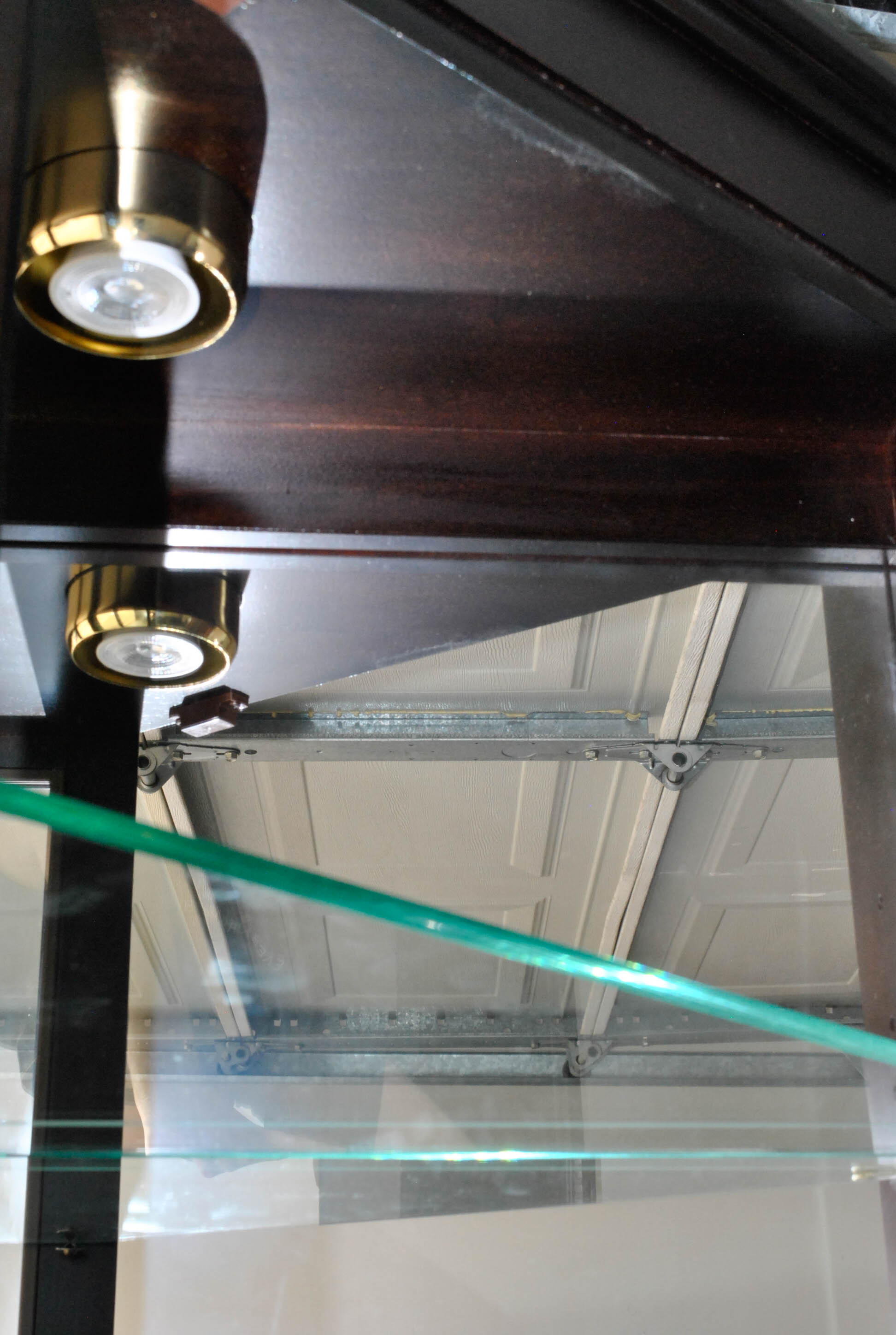 "Keepsakes" Lighted Curio by Pulaski Furniture Corporation EBTH