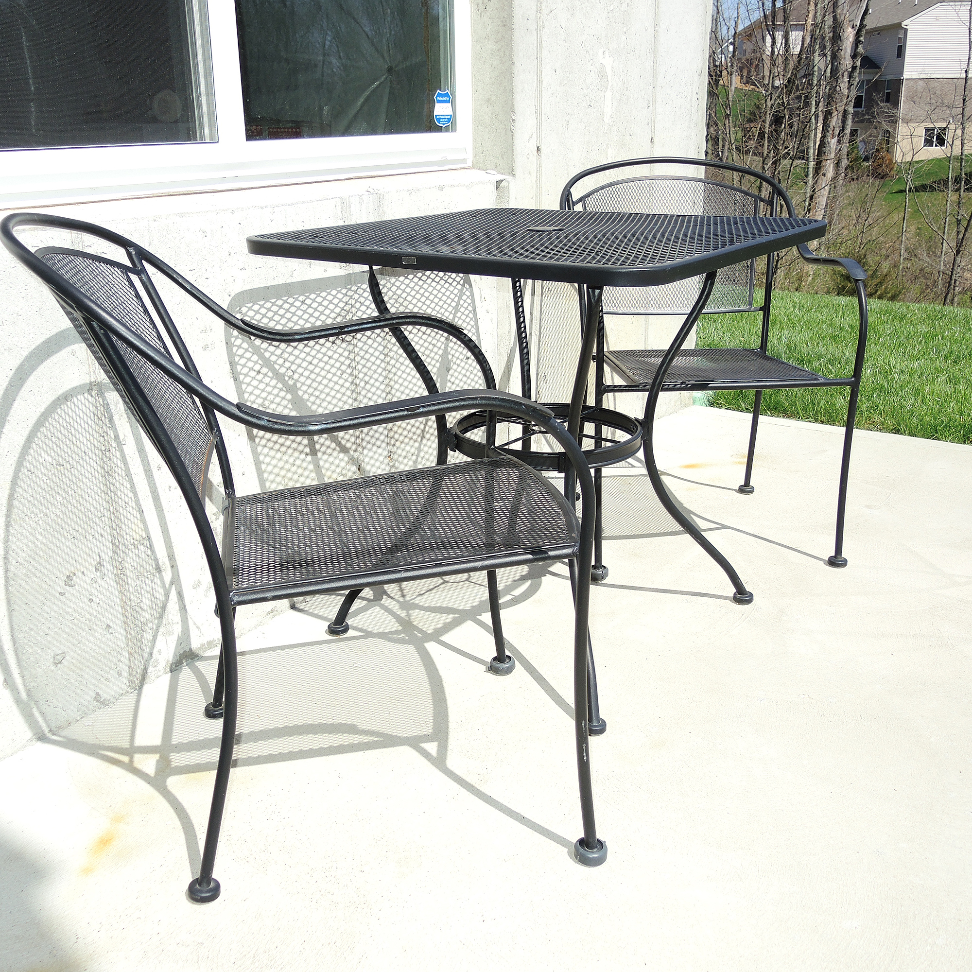 Metal Patio Bistro Table and Two Chairs EBTH