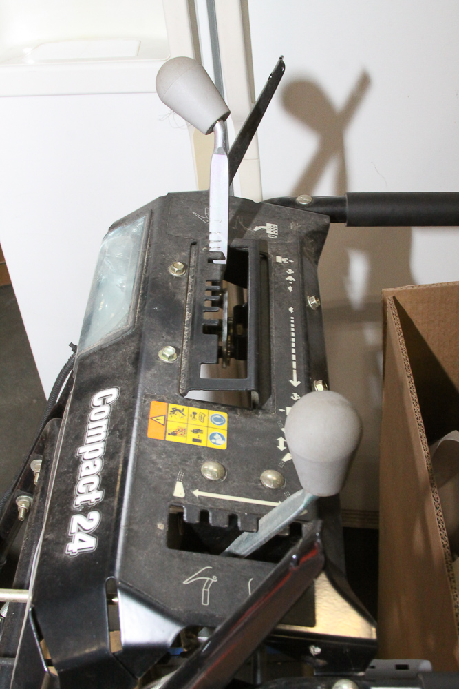 Ariens Compact 24 Model 920014 Snowblower EBTH