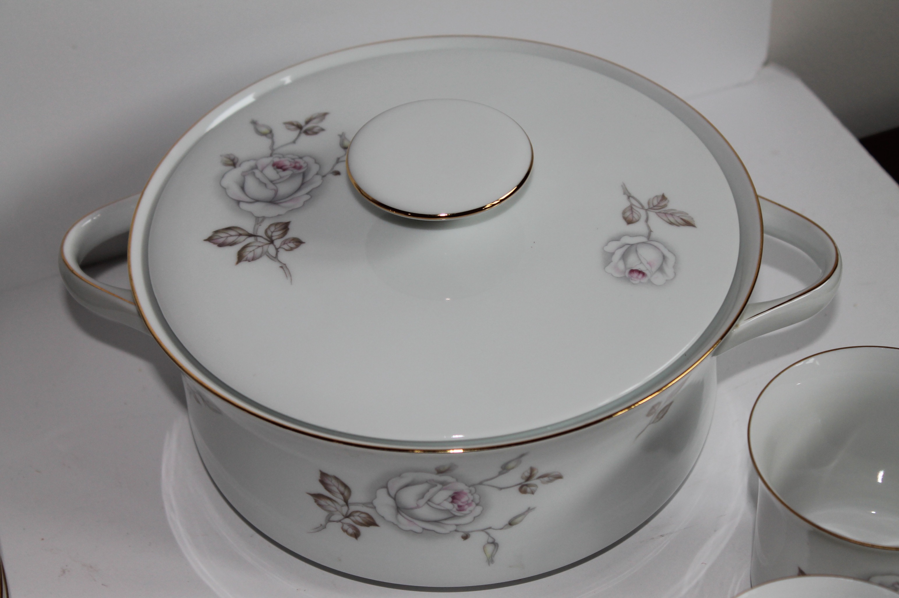 johann-haviland-bavaria-fine-china-set-ebth