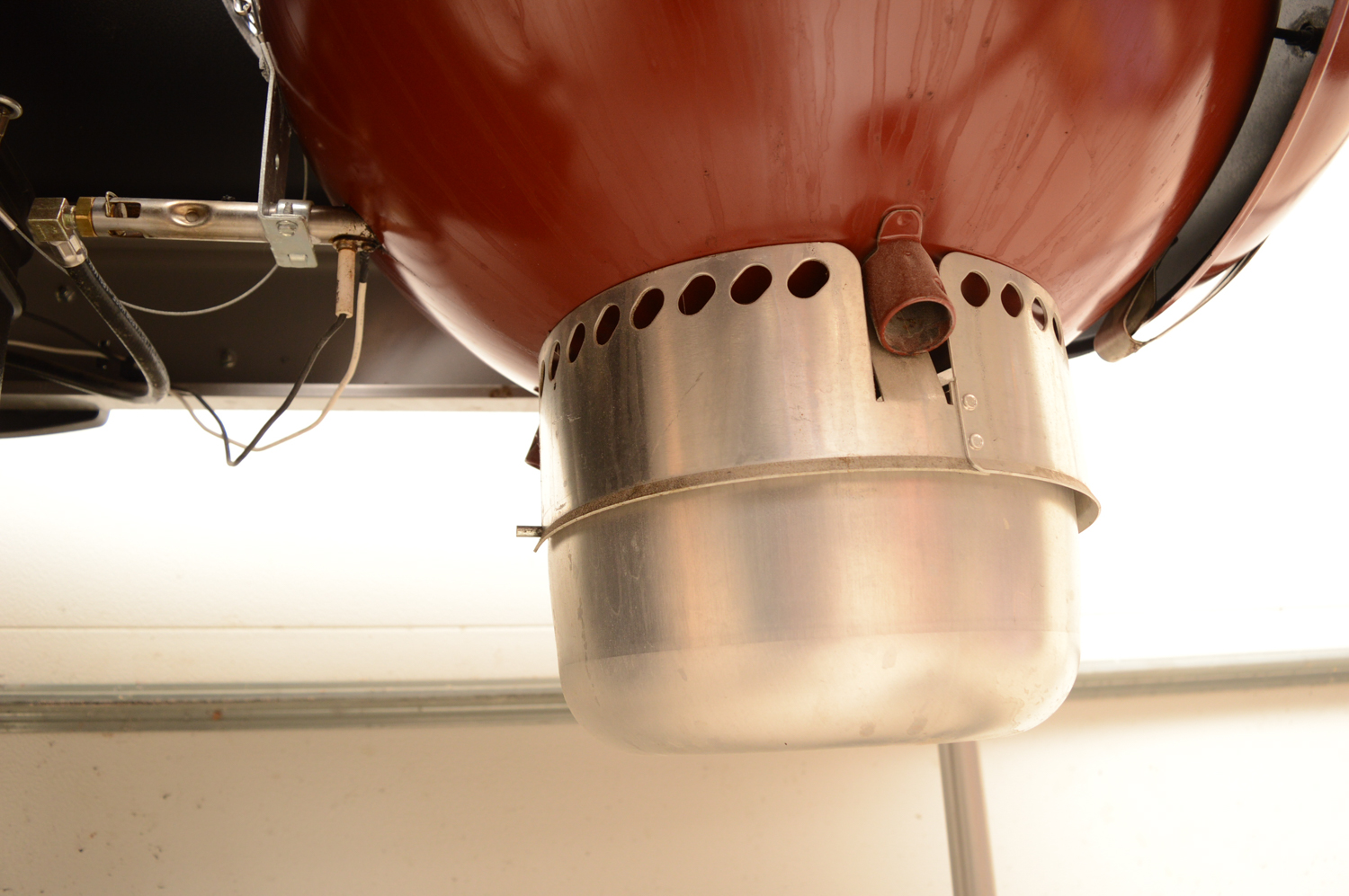 er "Performer" Deluxe Charcoal Grill with Electronic Gas Ignition EBTH