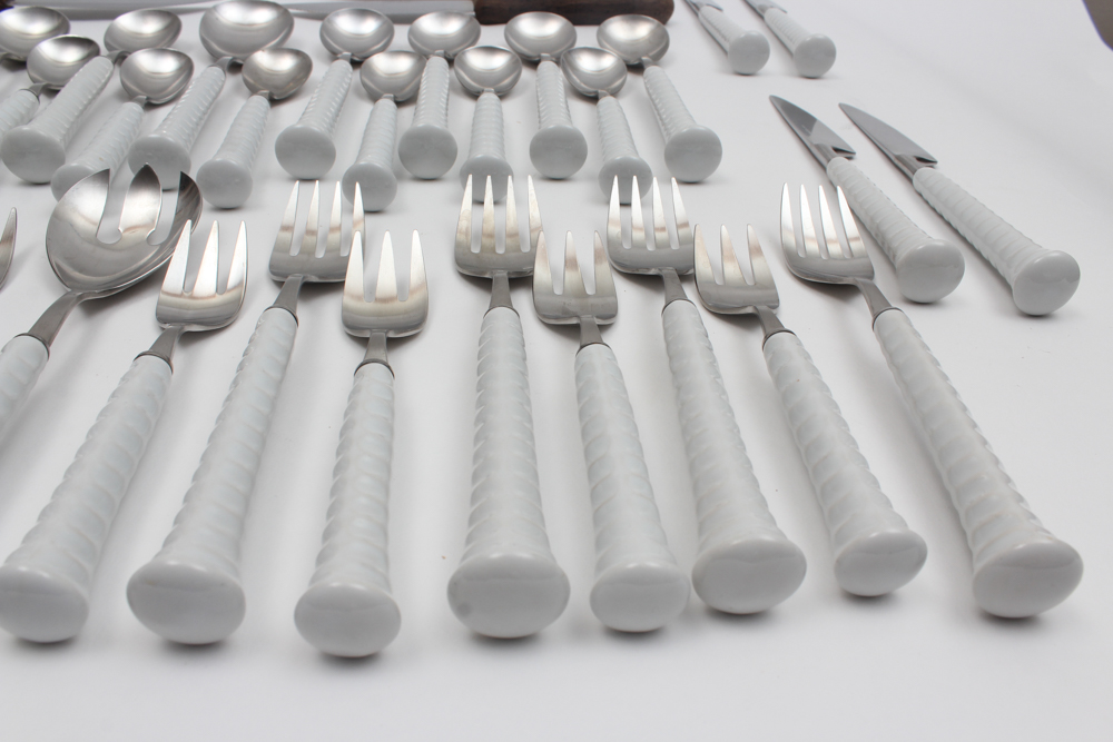 Noritake Stainless Steel Flatware and Robinson Steak Knives EBTH