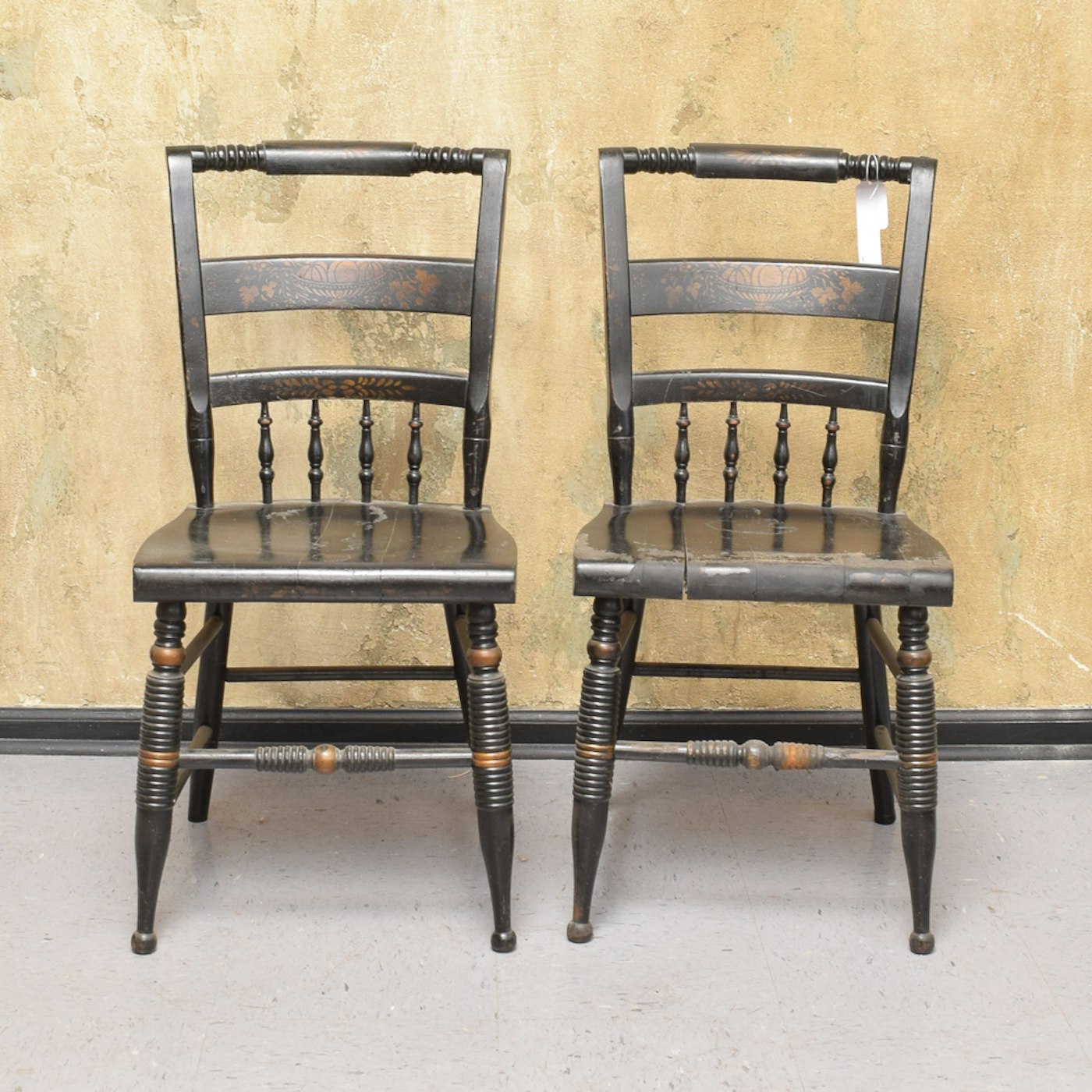 Download Vintage Hitchcock Style Side Chairs by Nichols & Stone | EBTH