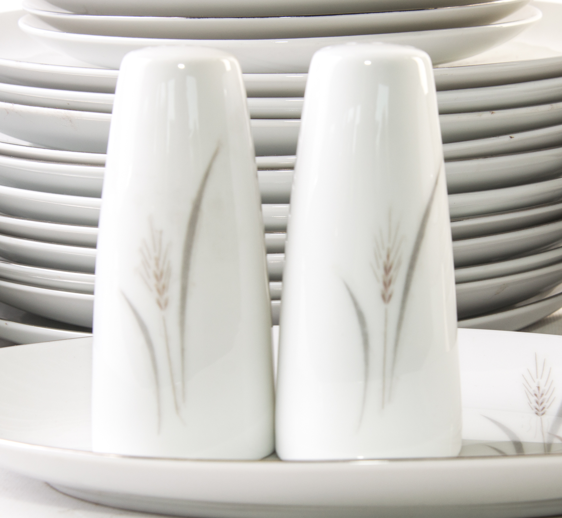 Fine China Of Japan "Platinum Wheat" Dinnerware EBTH