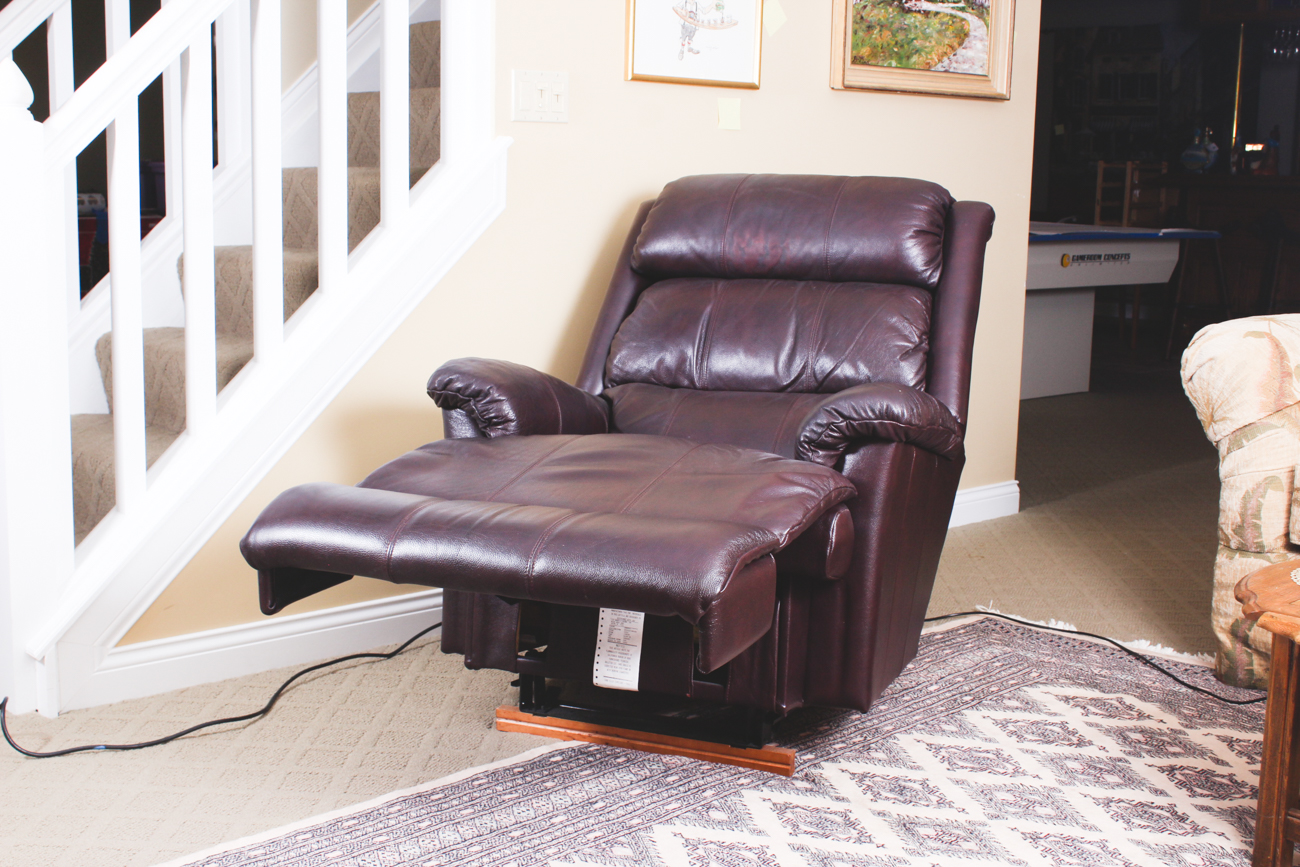 LaZBoy "Astor ReclinaRocker" Brown Leather Recliner EBTH