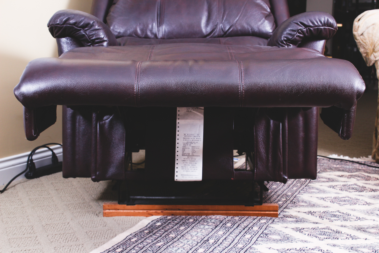 LaZBoy "Astor ReclinaRocker" Brown Leather Recliner EBTH