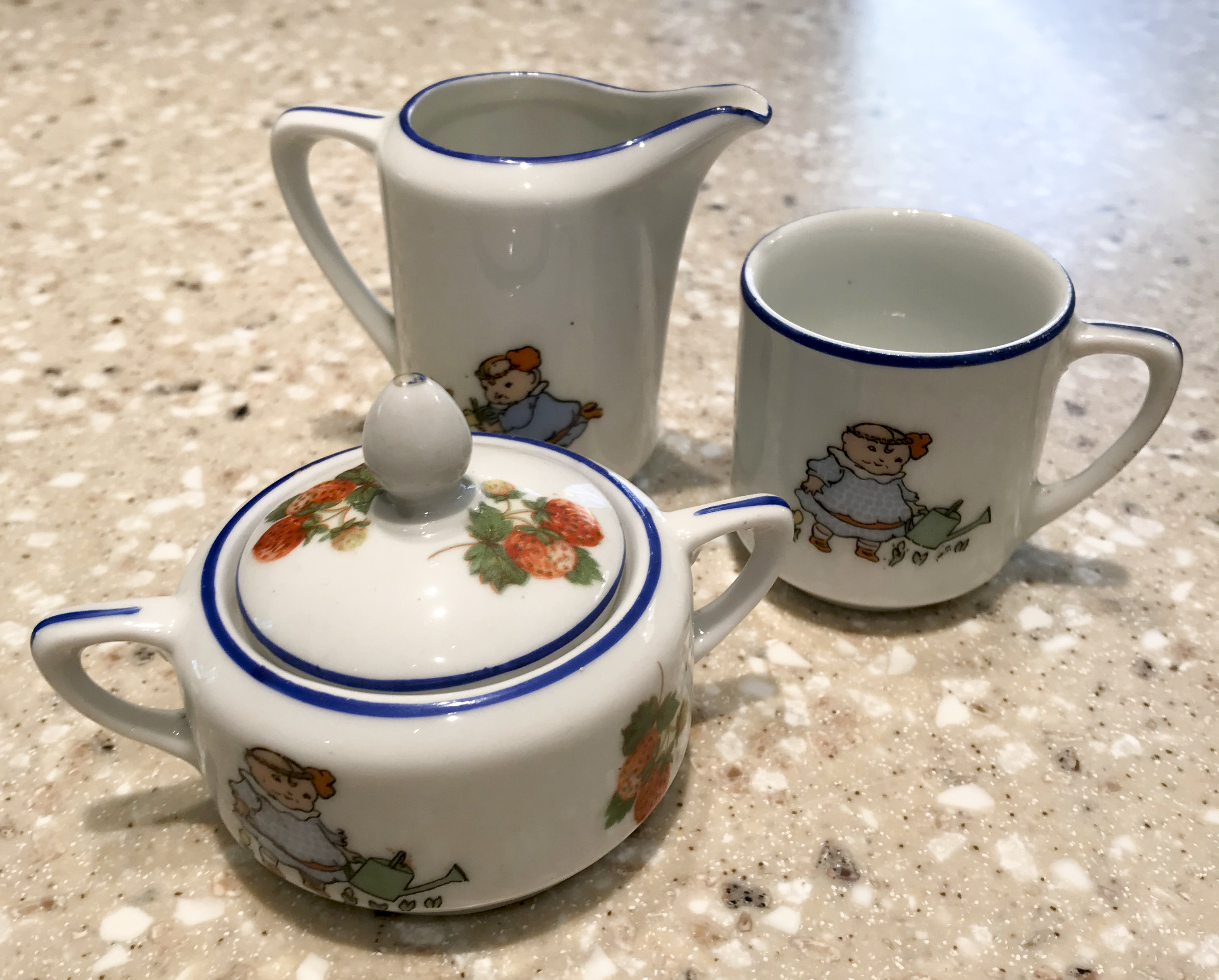 Antique Rudolstadt Child's Porcelain Tea Set EBTH