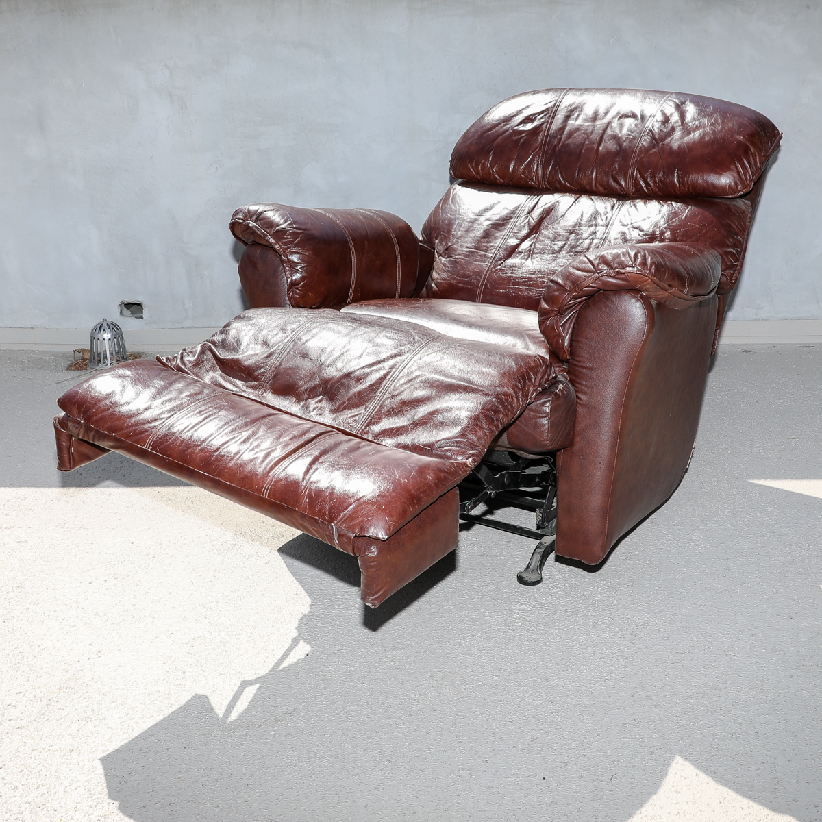 Lane Leather Recliner EBTH