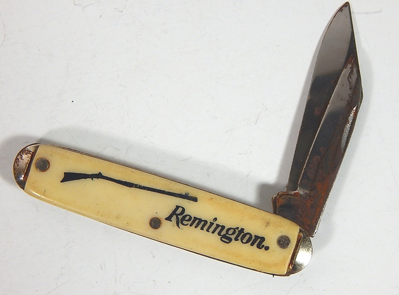 Two Vintage Remington Pocket Knives EBTH