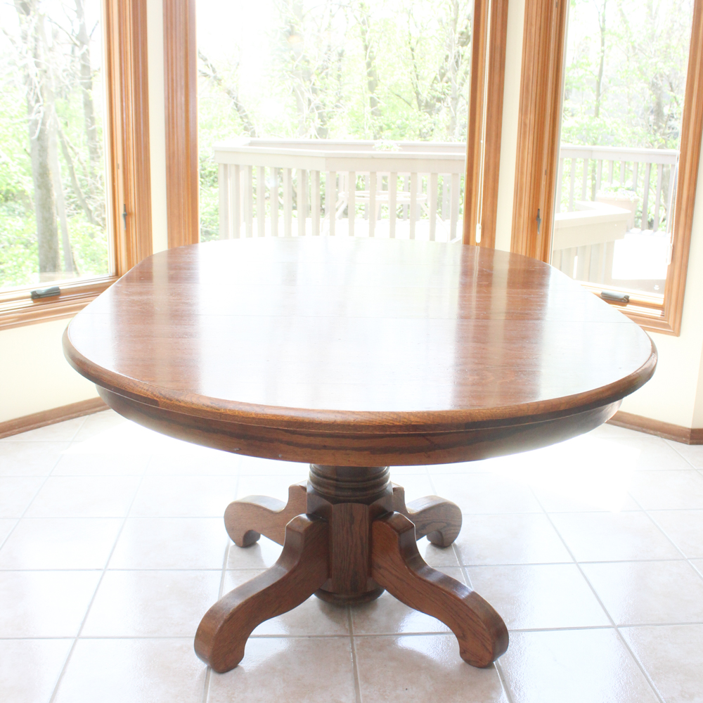Vintage Walter of Wabash Oak Pedestal Dining Table EBTH