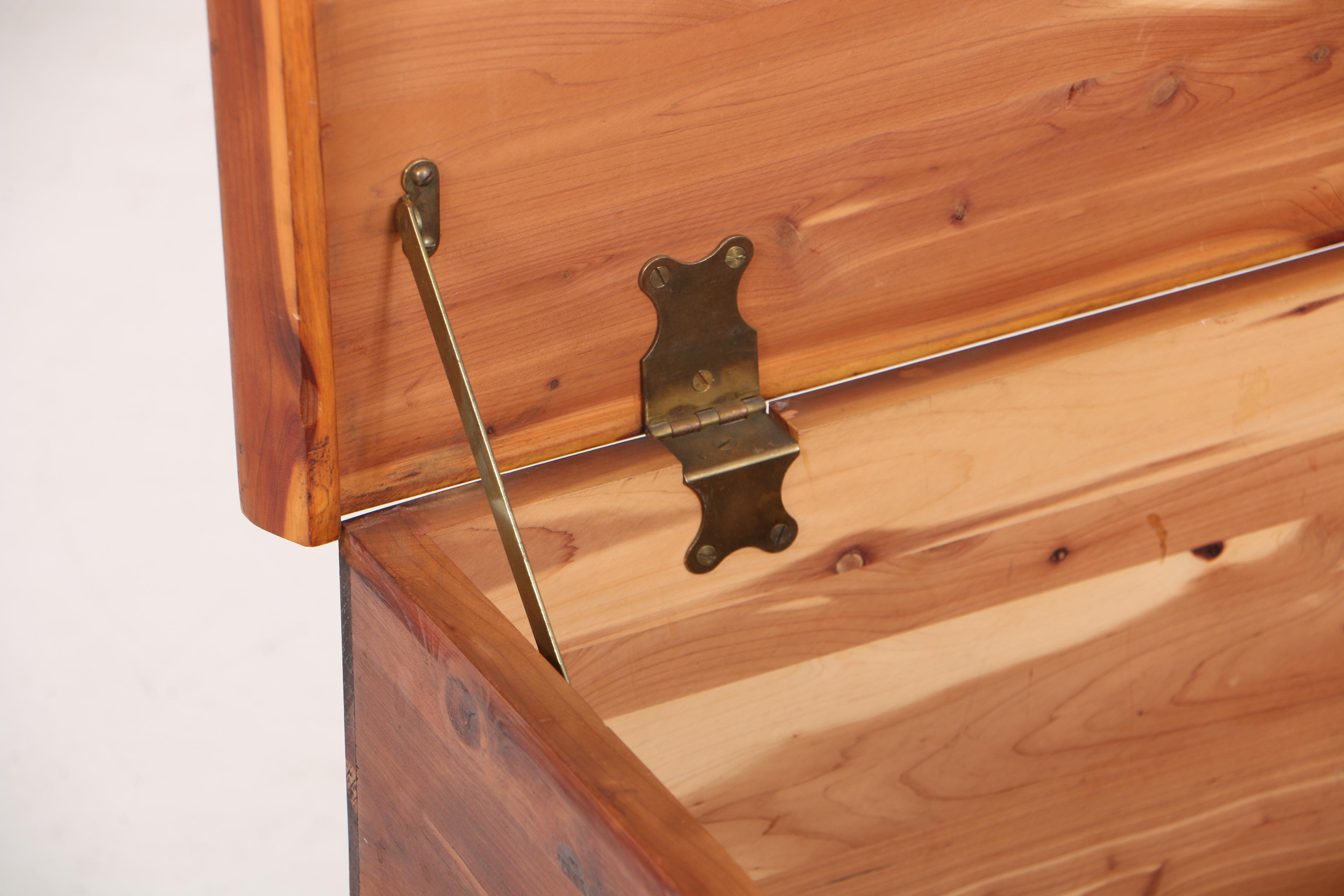 Vintage Roos Cedar Chest EBTH