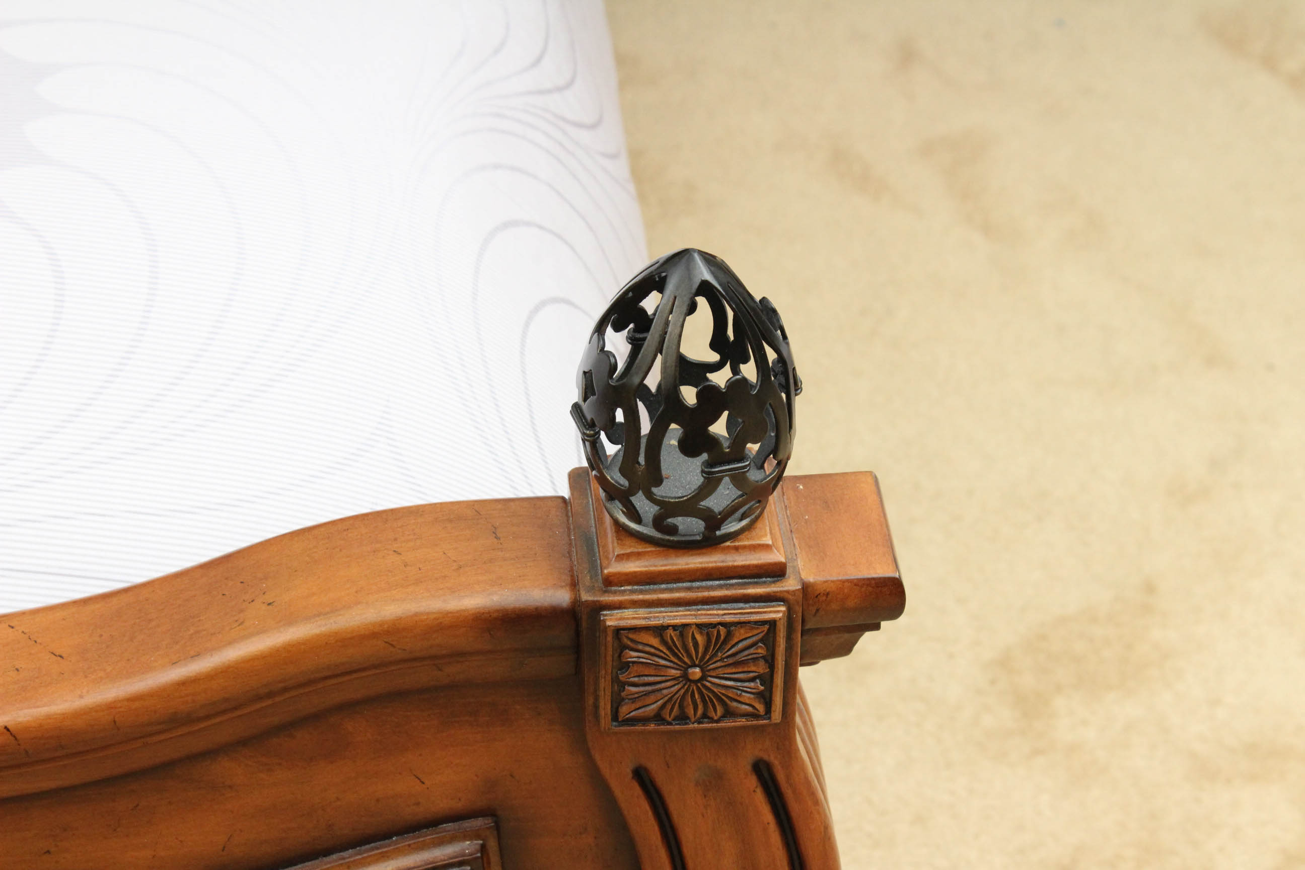 Havertys King Size Bed Frame EBTH