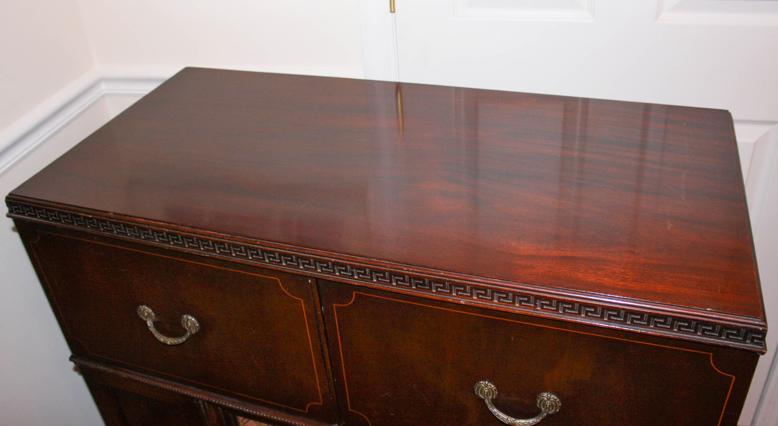 1948 Crosley Record and Radio Cabinet | EBTH