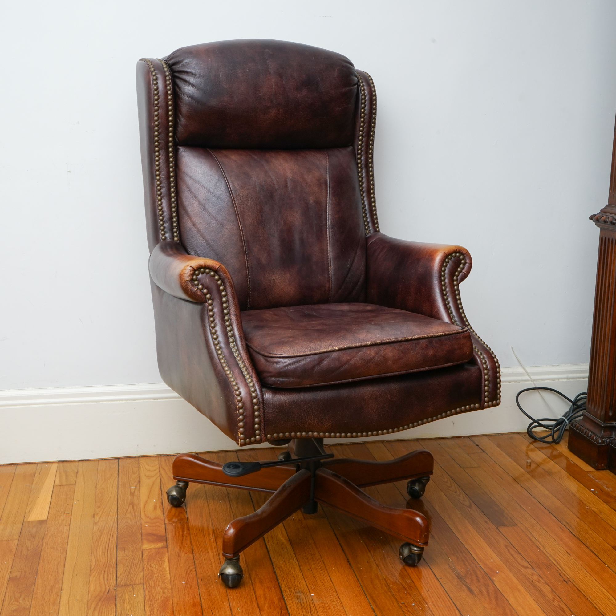 Brown Leather Executive Office Chair By Seven Seas Seating EBTH   130 090 