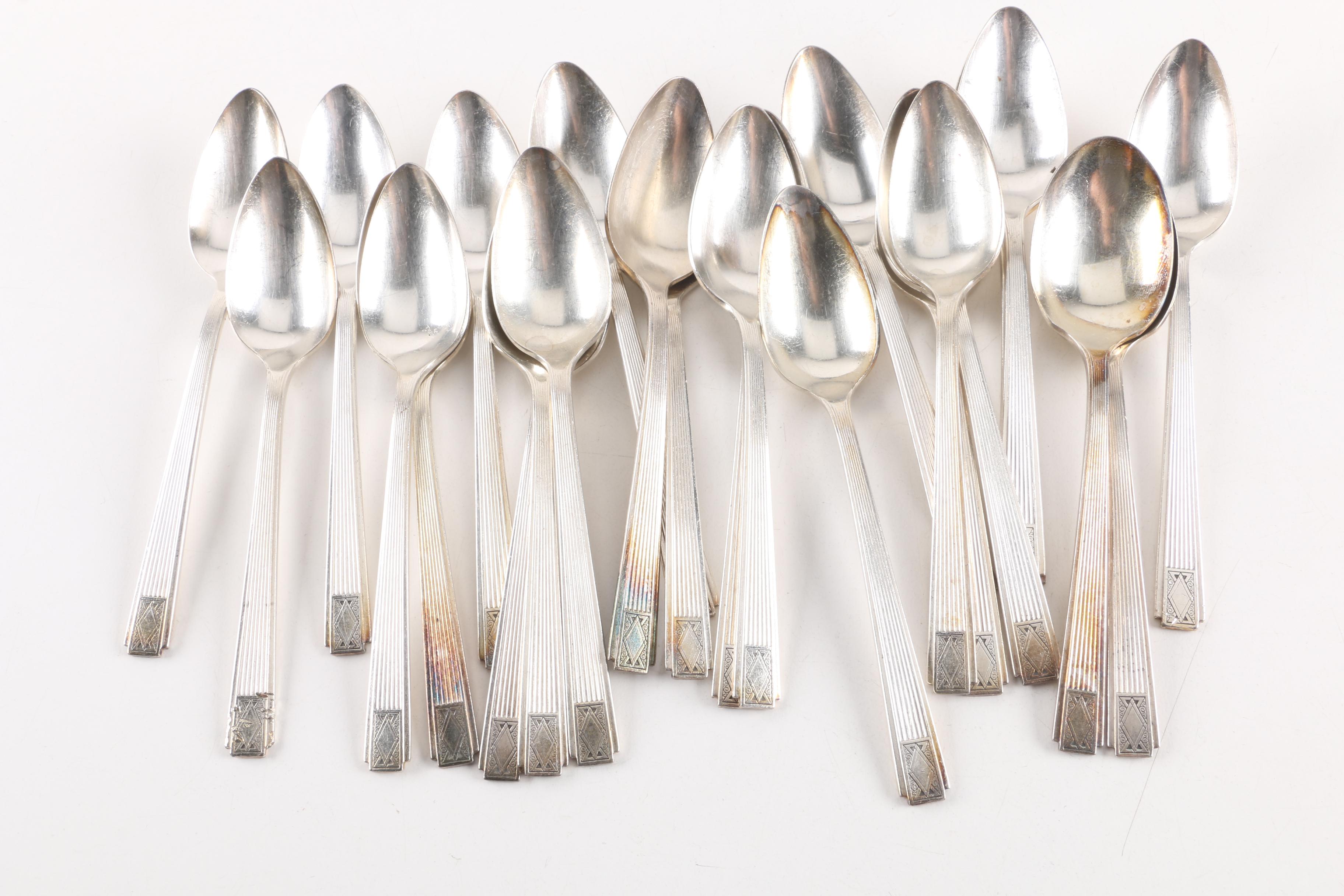 Oneida Community "Noblesse" Silver Plate Flatware Set EBTH