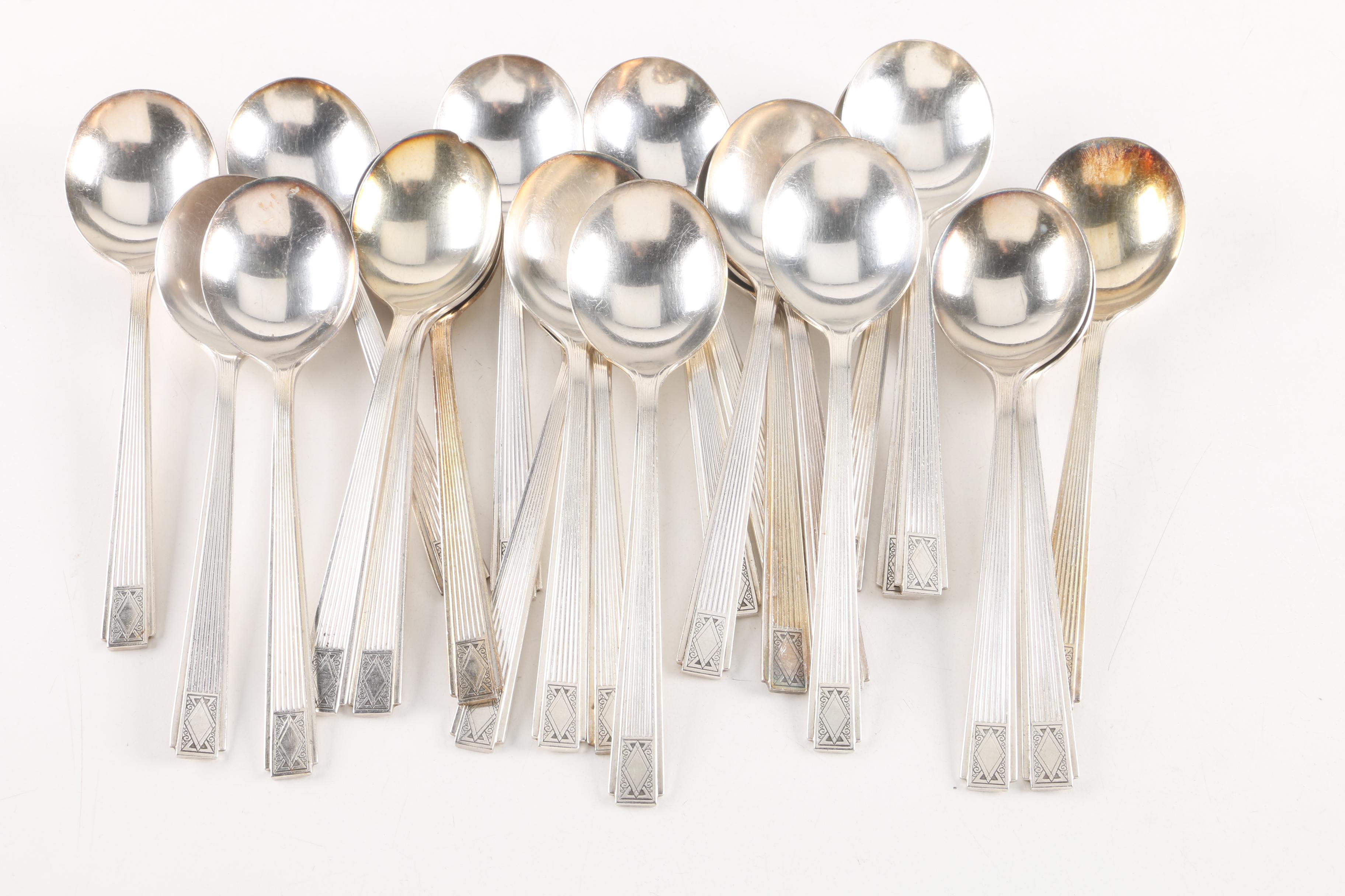 Oneida Community "Noblesse" Silver Plate Flatware Set EBTH