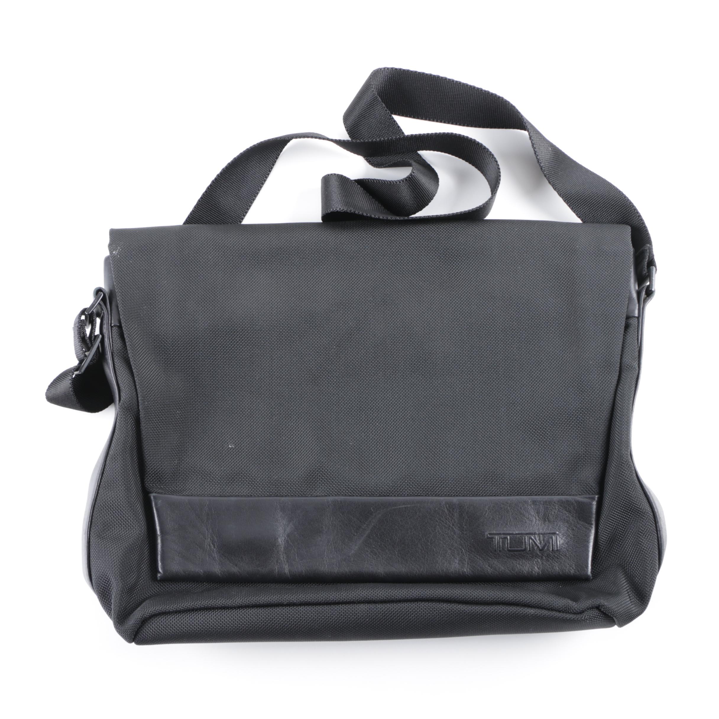 Tumi Black Nylon Messenger Bag with Leather Trim EBTH