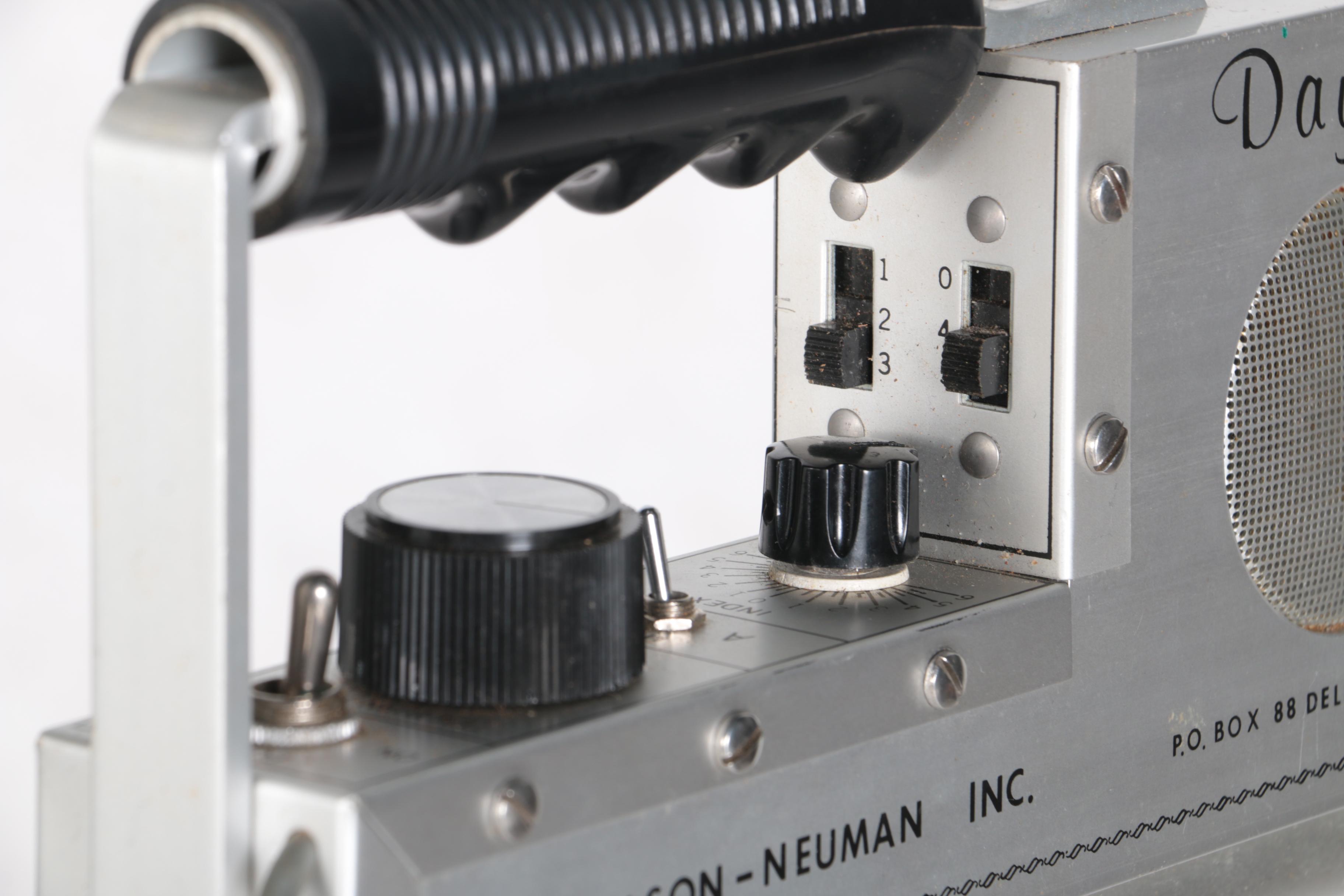 Vintage WilsonNeuman Daytona II Metal Detector with Case and