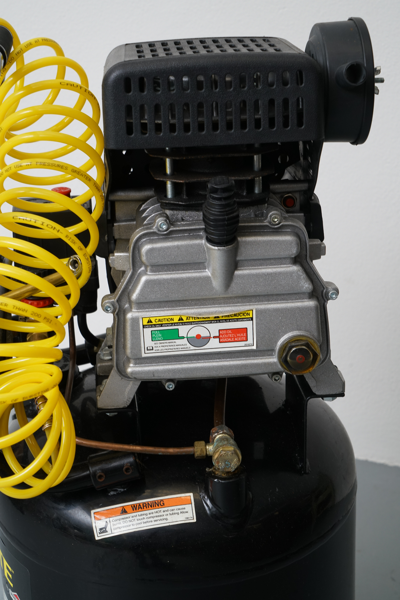 Brute by Briggs & Stratton 10 Gallon Vertical Air Compressor EBTH