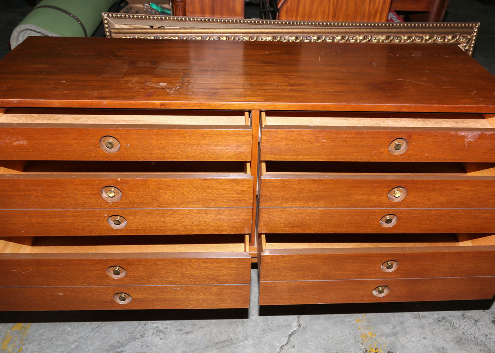 Mid Century Double Dresser by United Furniture Corporation EBTH